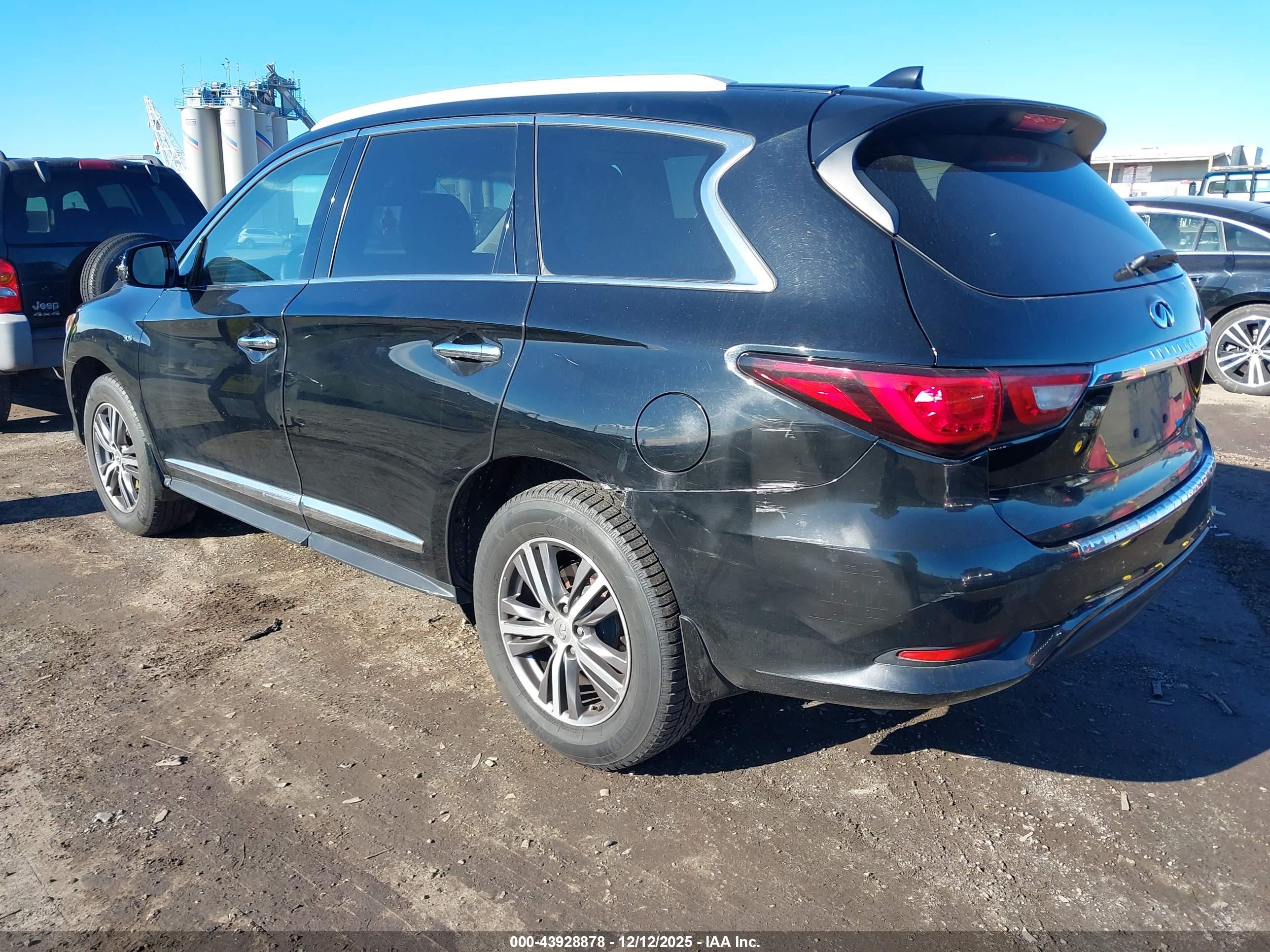 INFINITI QX60 image 3