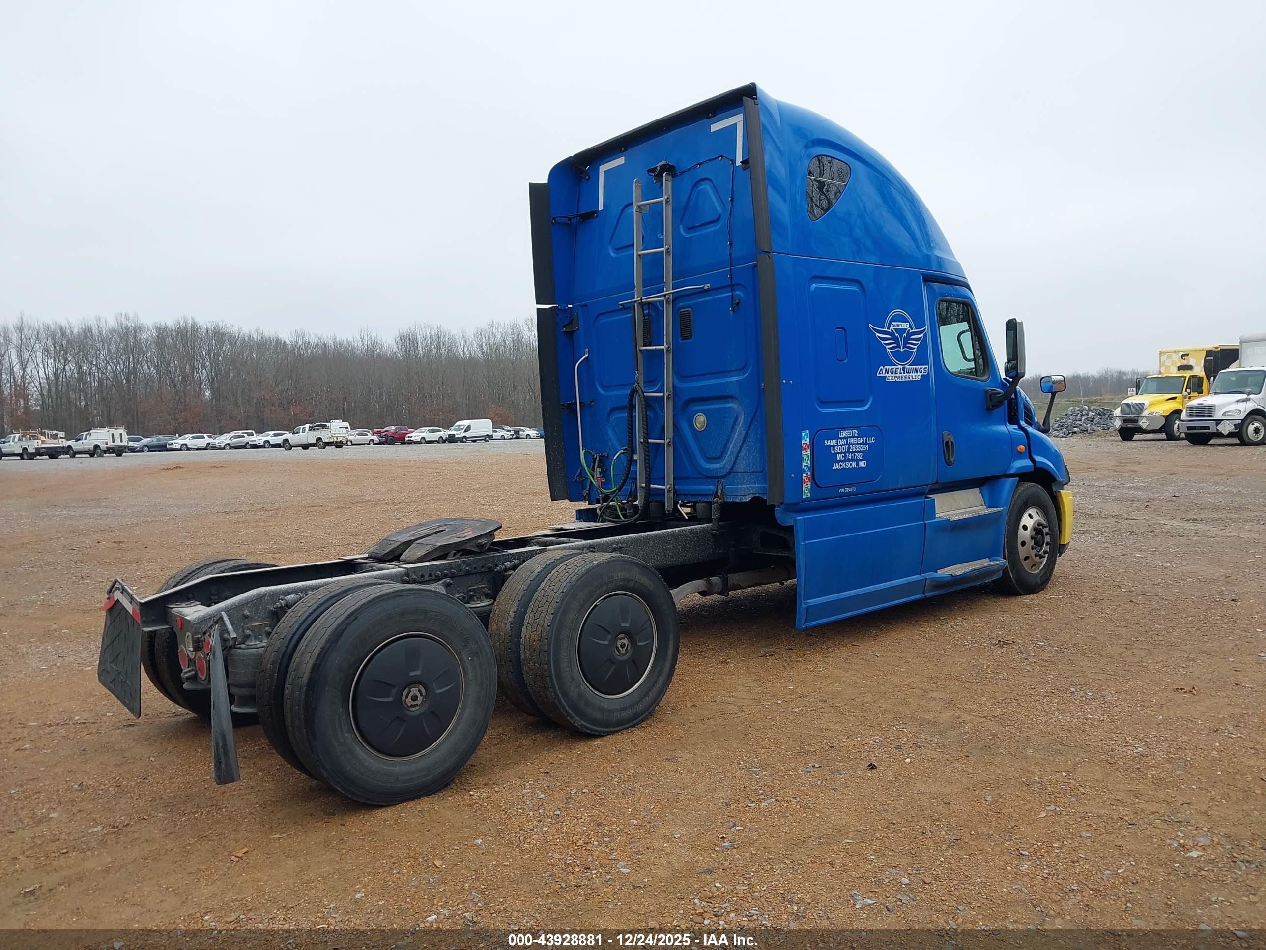 FREIGHTLINER CASCADIA image 4