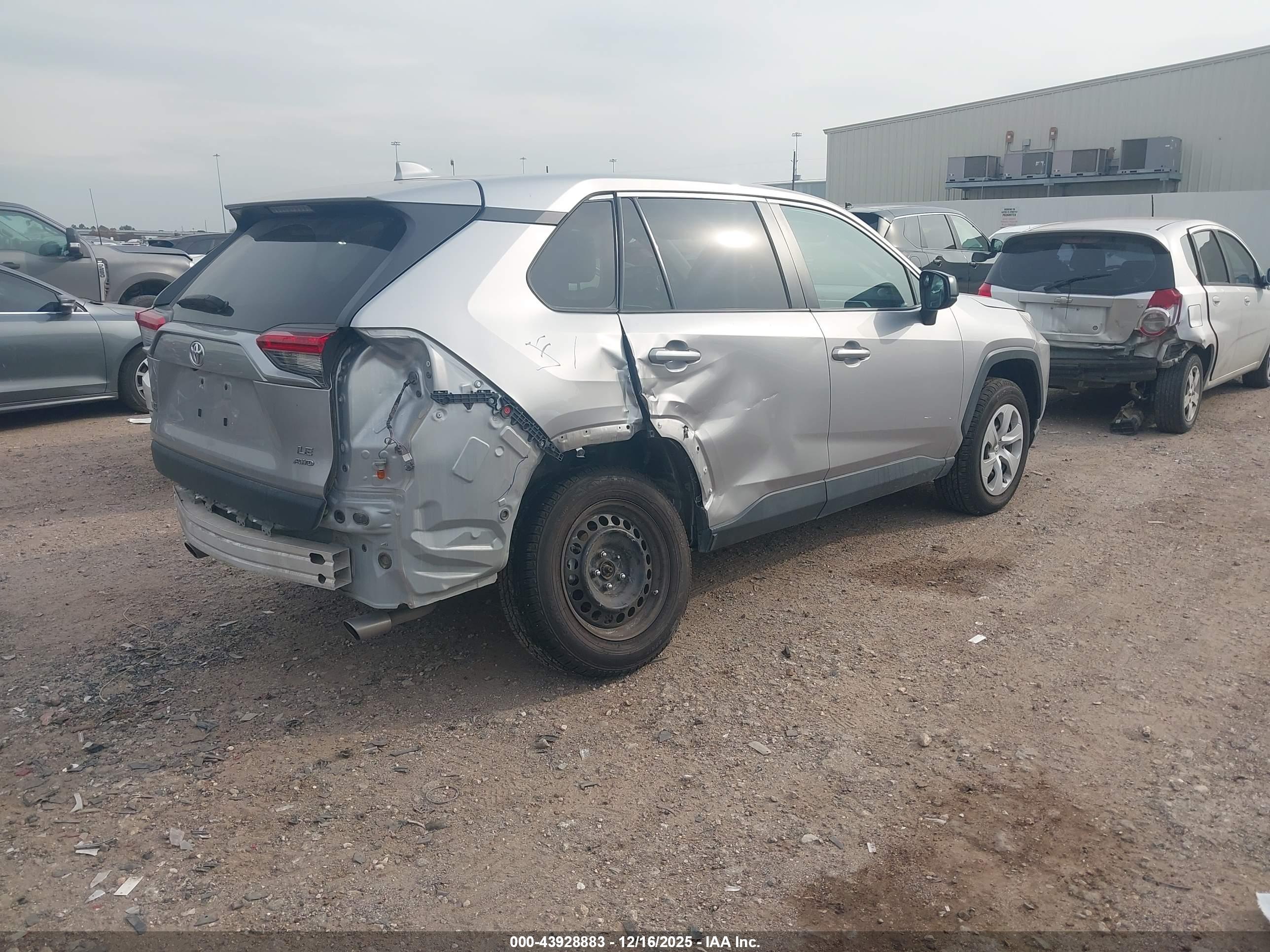TOYOTA RAV4 image 4