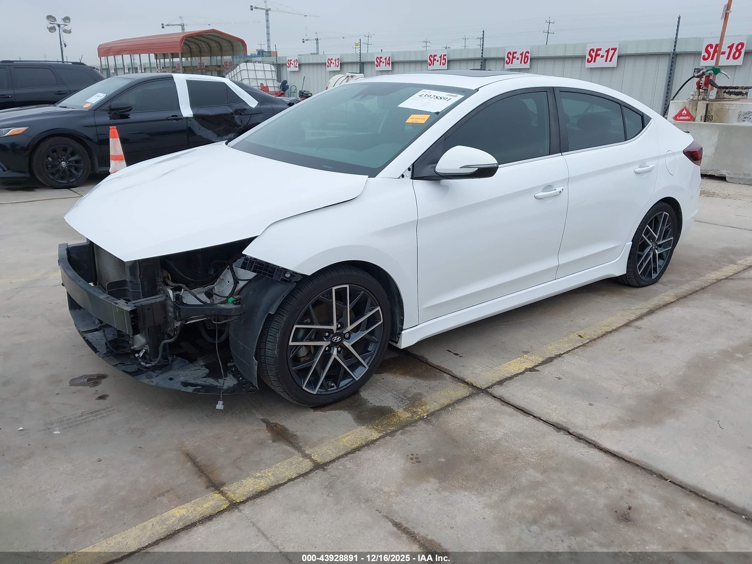 HYUNDAI ELANTRA image 2