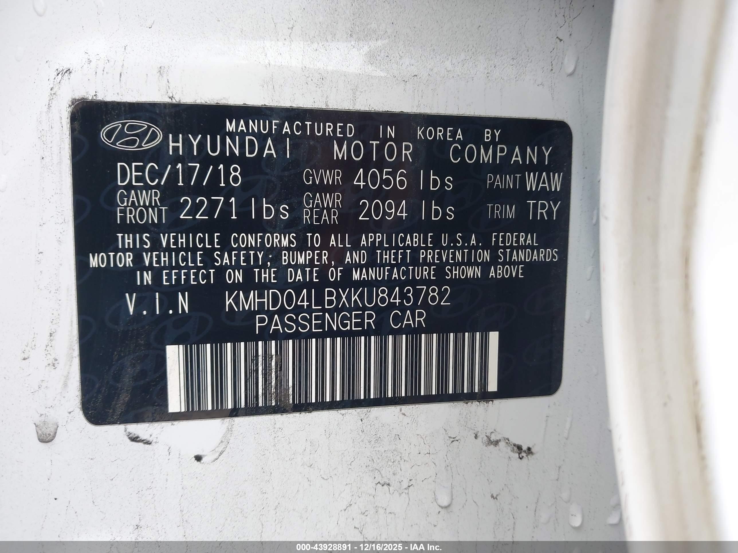 HYUNDAI ELANTRA image 9