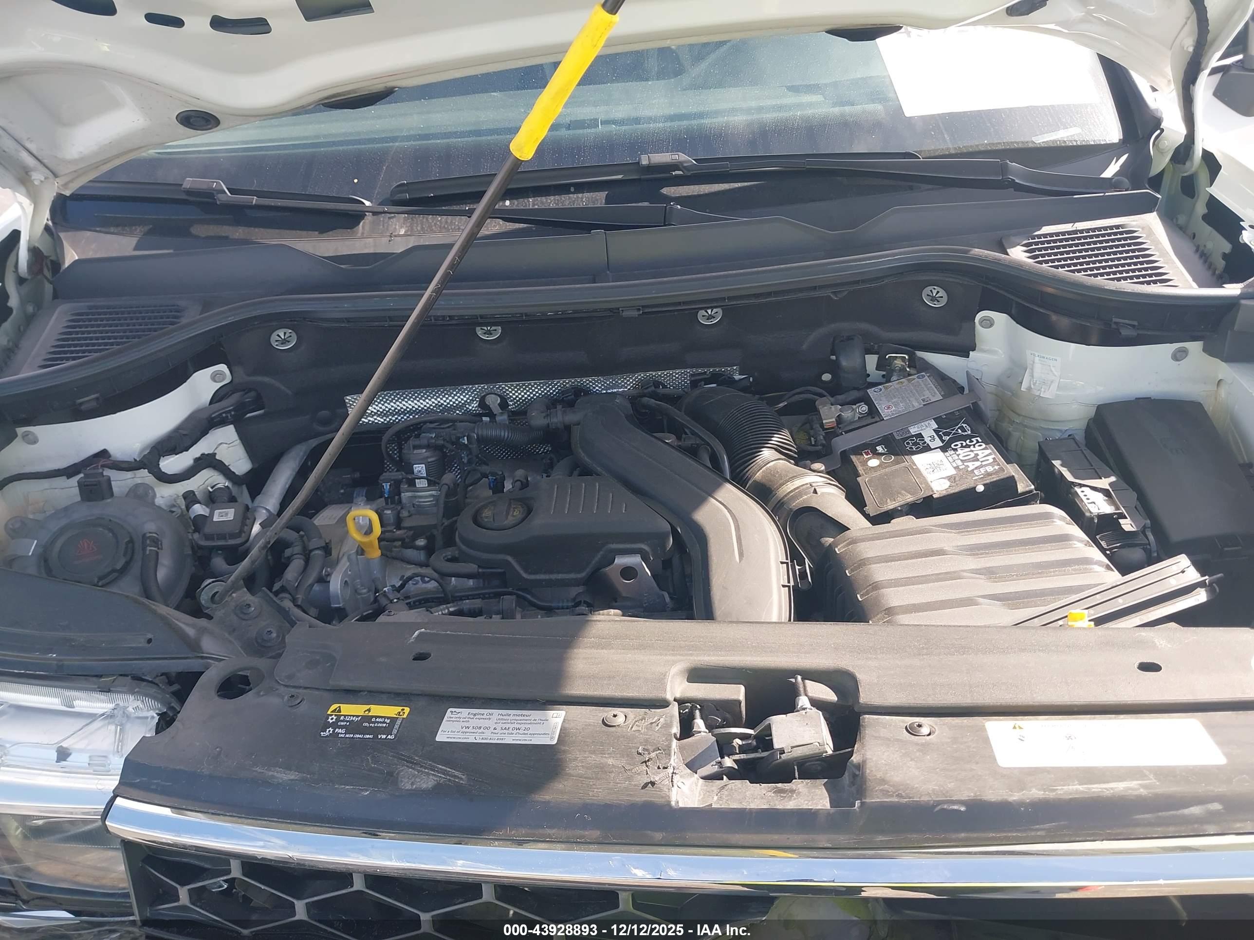 VOLKSWAGEN TAOS image 10