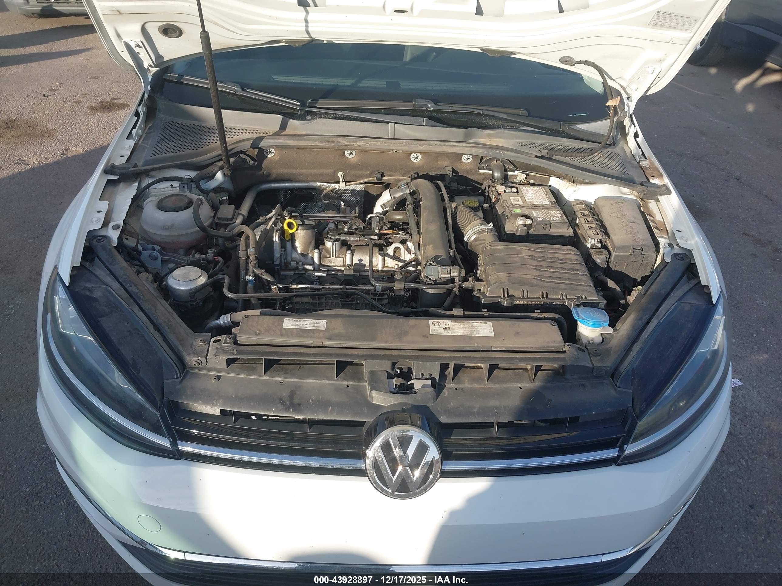 VOLKSWAGEN GOLF image 10