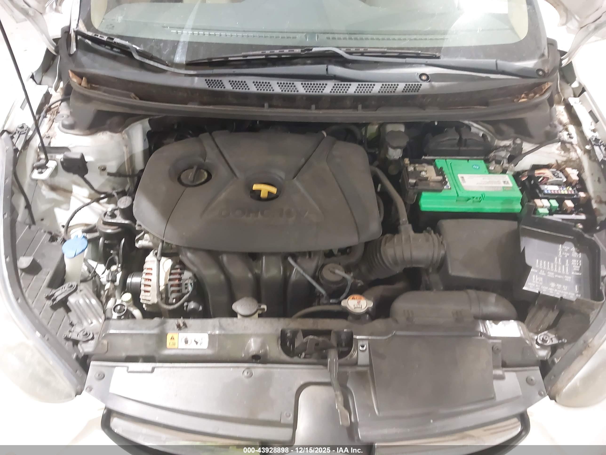 HYUNDAI ELANTRA image 10