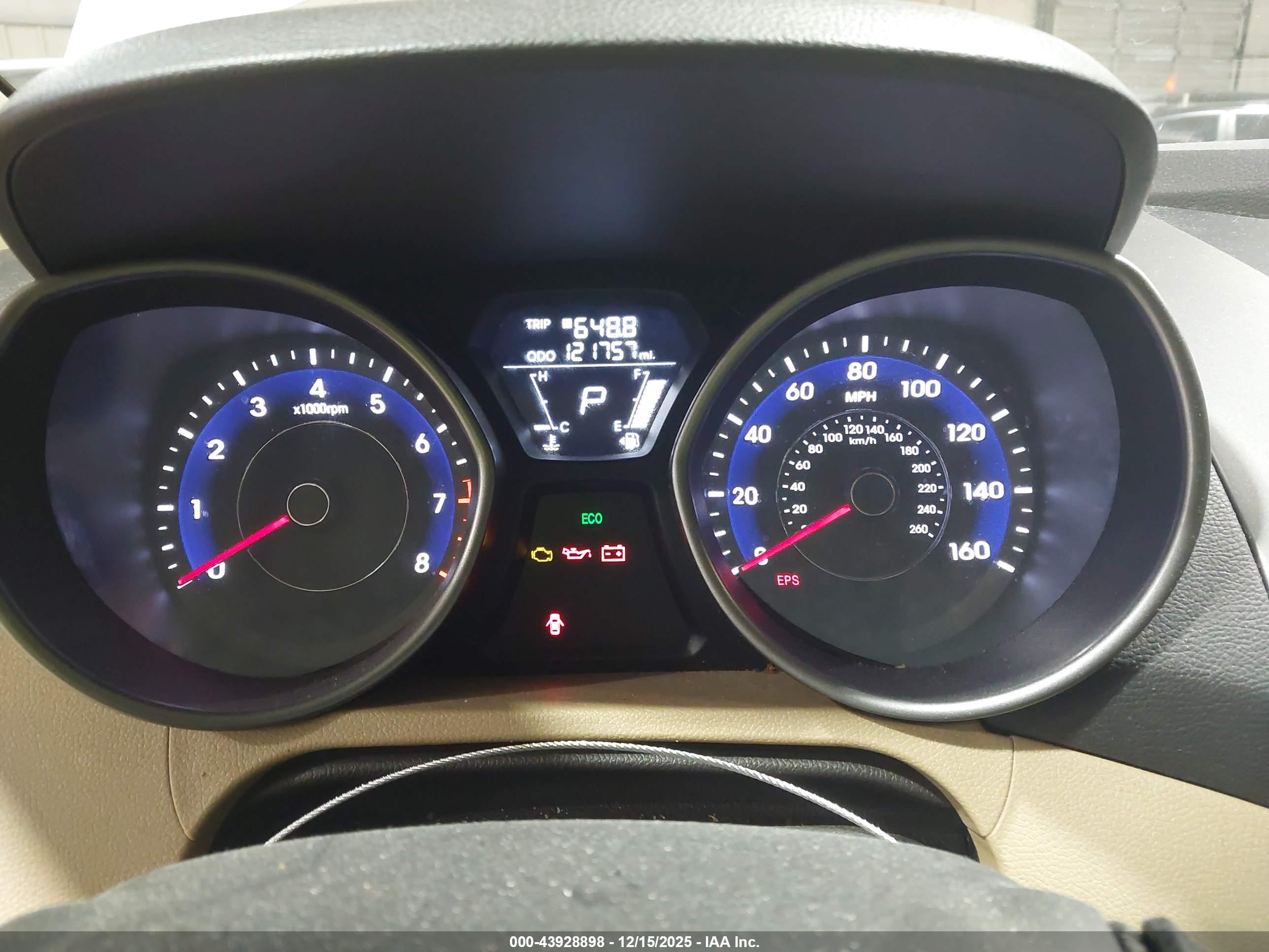 HYUNDAI ELANTRA image 7