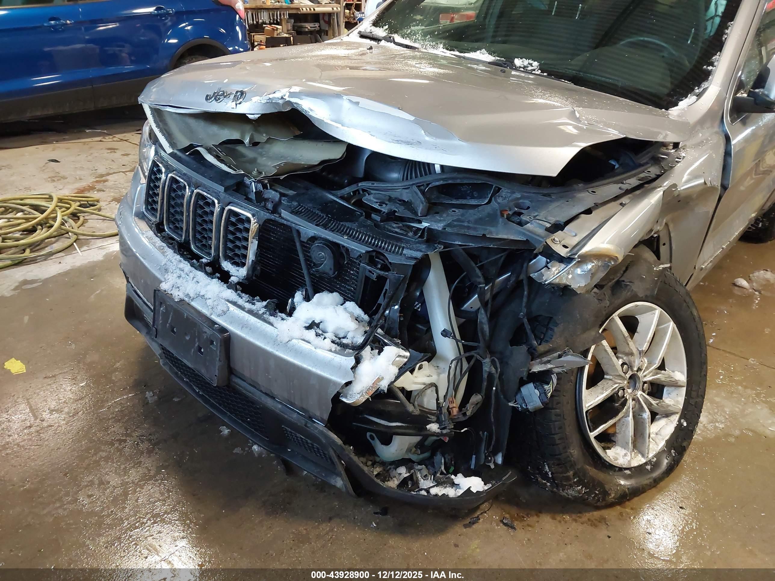 JEEP GRAND image 6