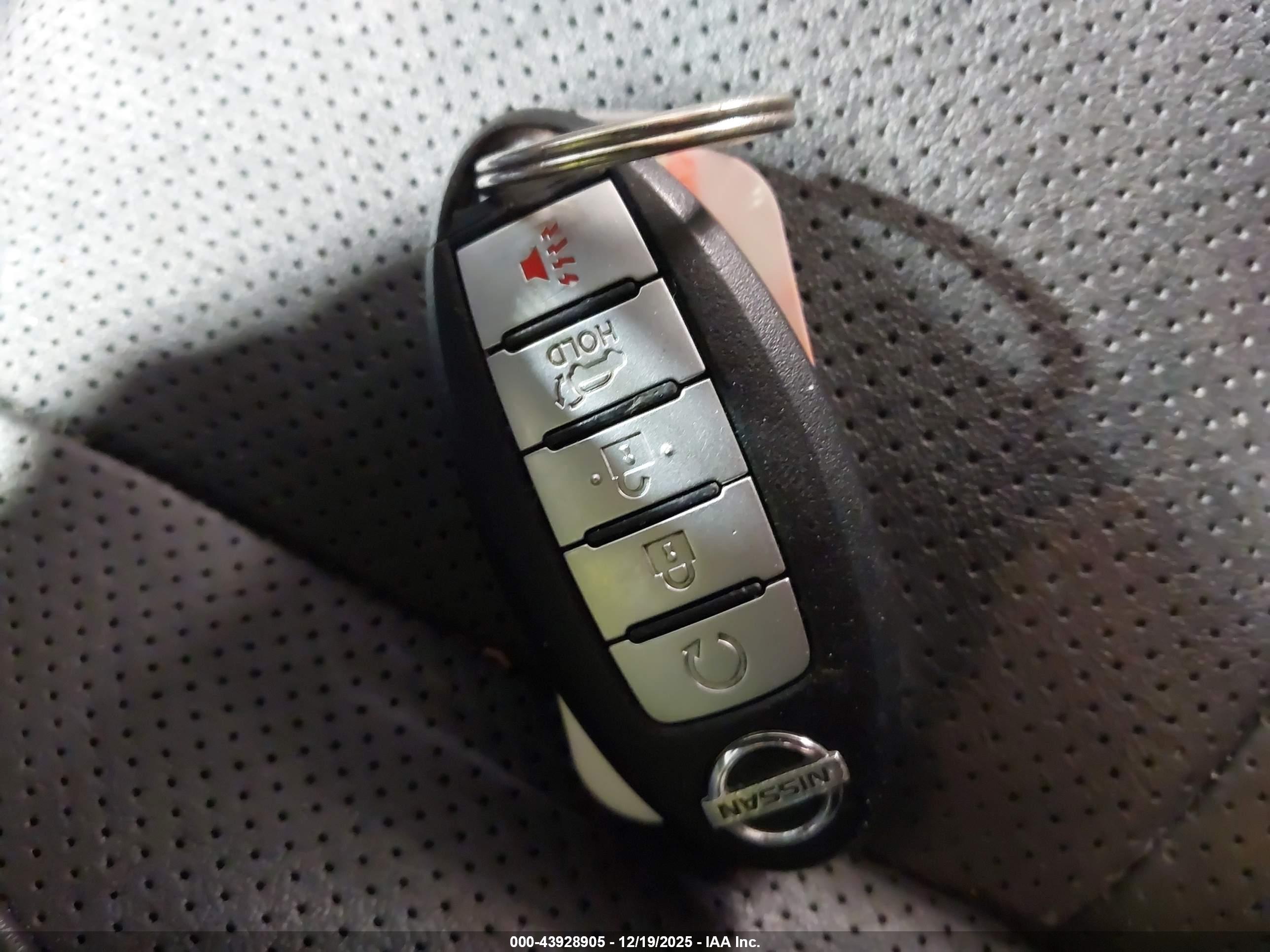 NISSAN ROGUE image 11