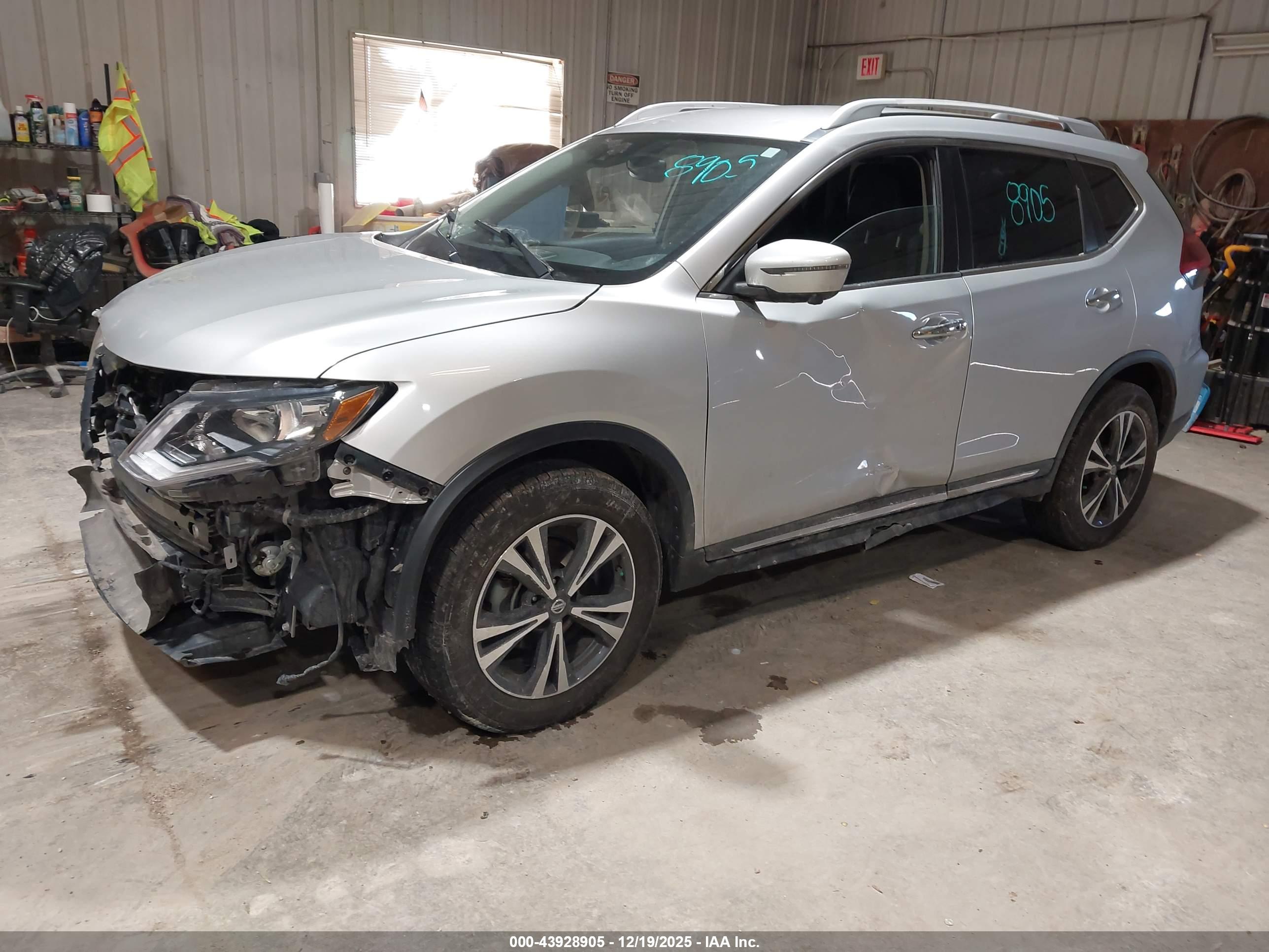 NISSAN ROGUE image 2