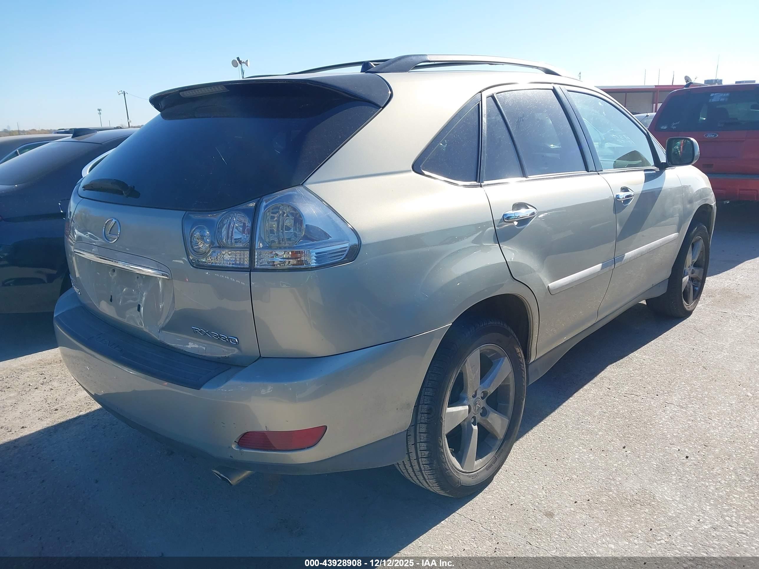 LEXUS RX image 4