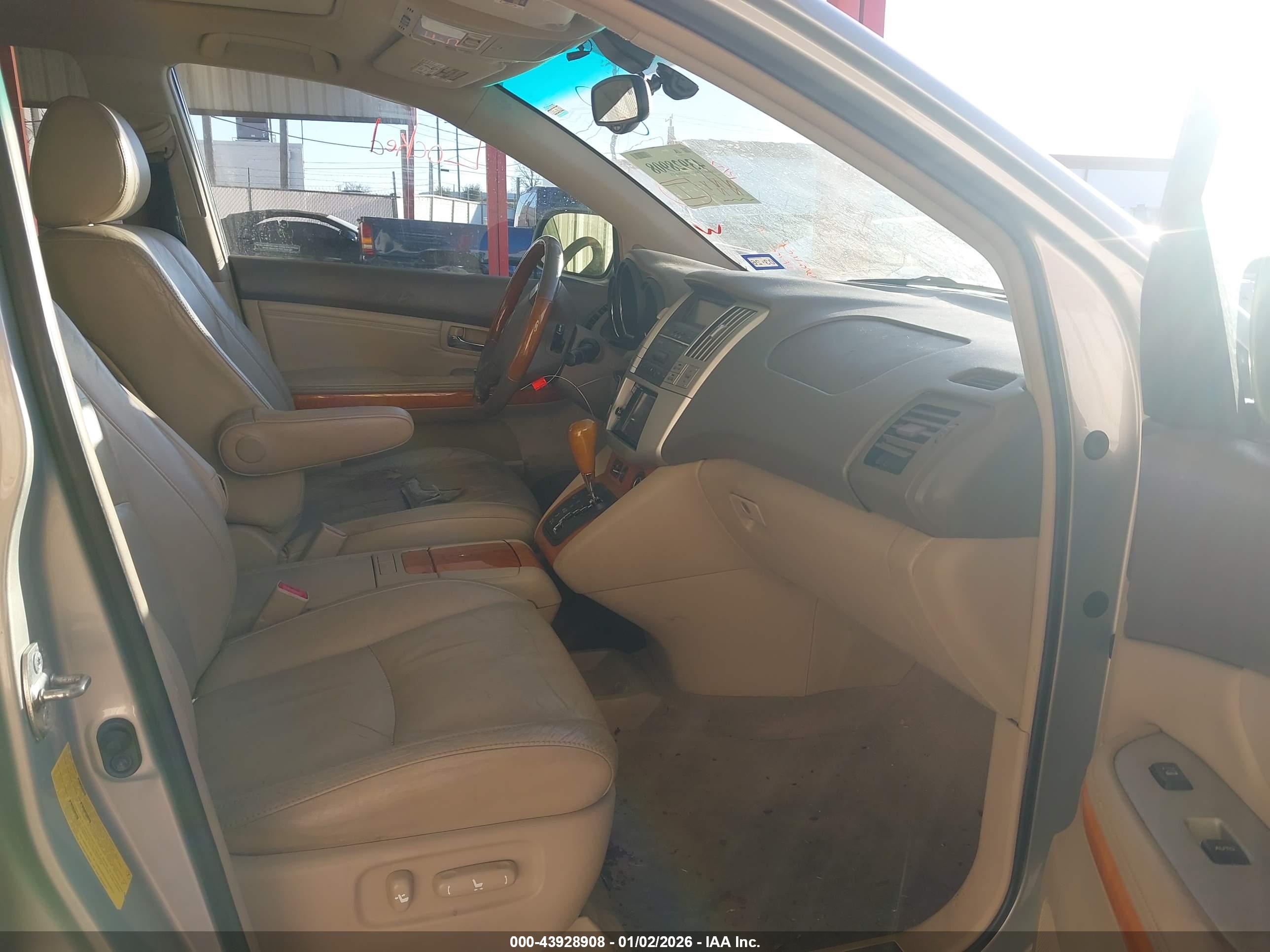 LEXUS RX image 5