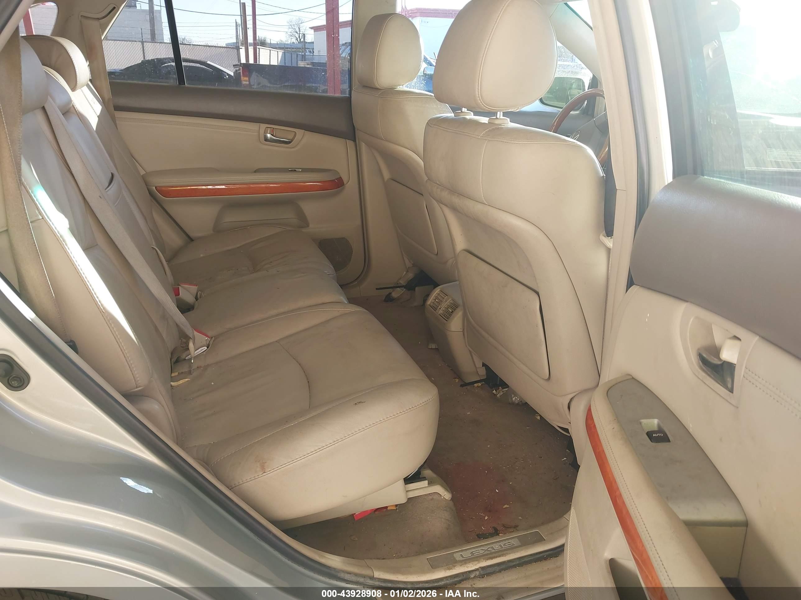 LEXUS RX image 8
