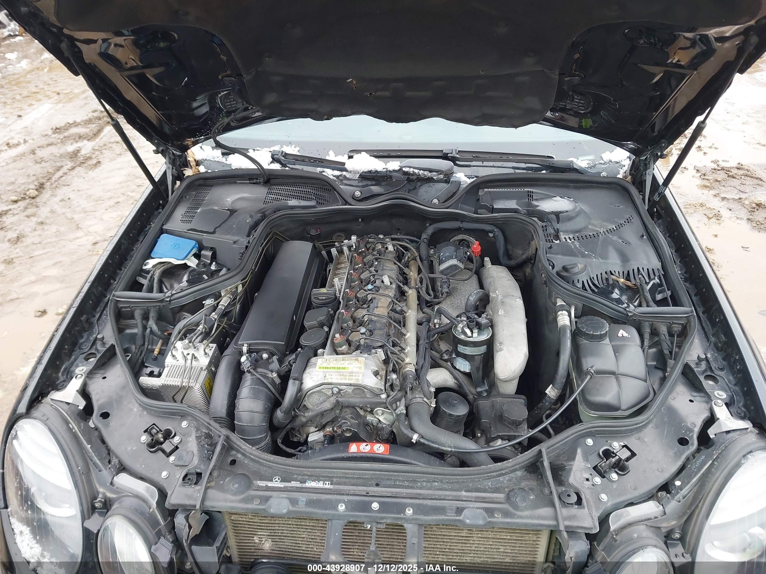 MERCEDES-BENZ E image 10