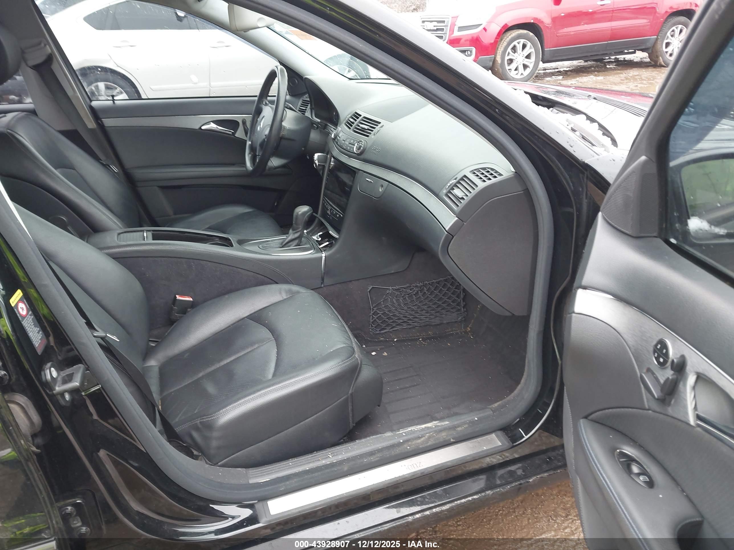 MERCEDES-BENZ E image 5