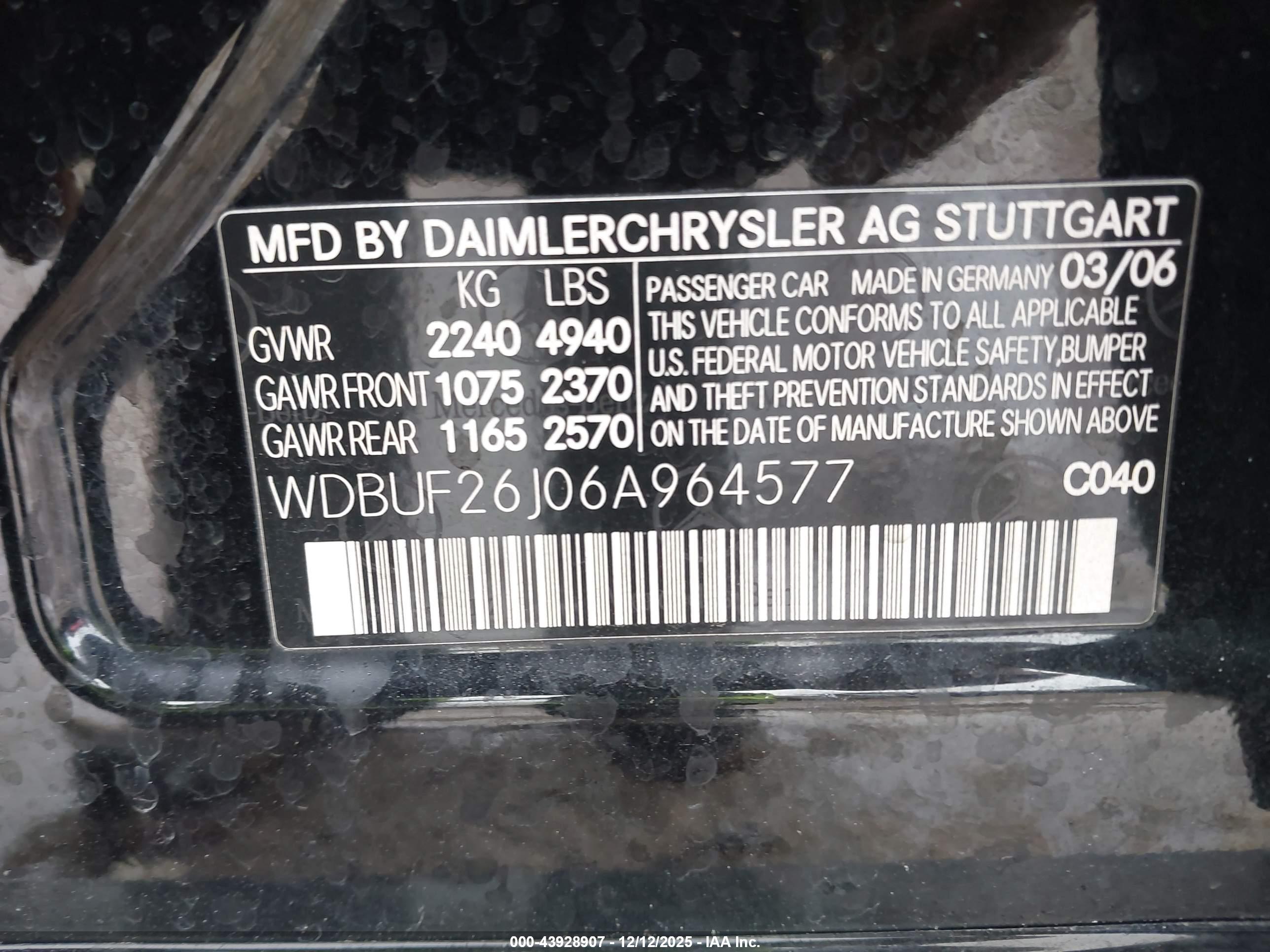 MERCEDES-BENZ E image 9