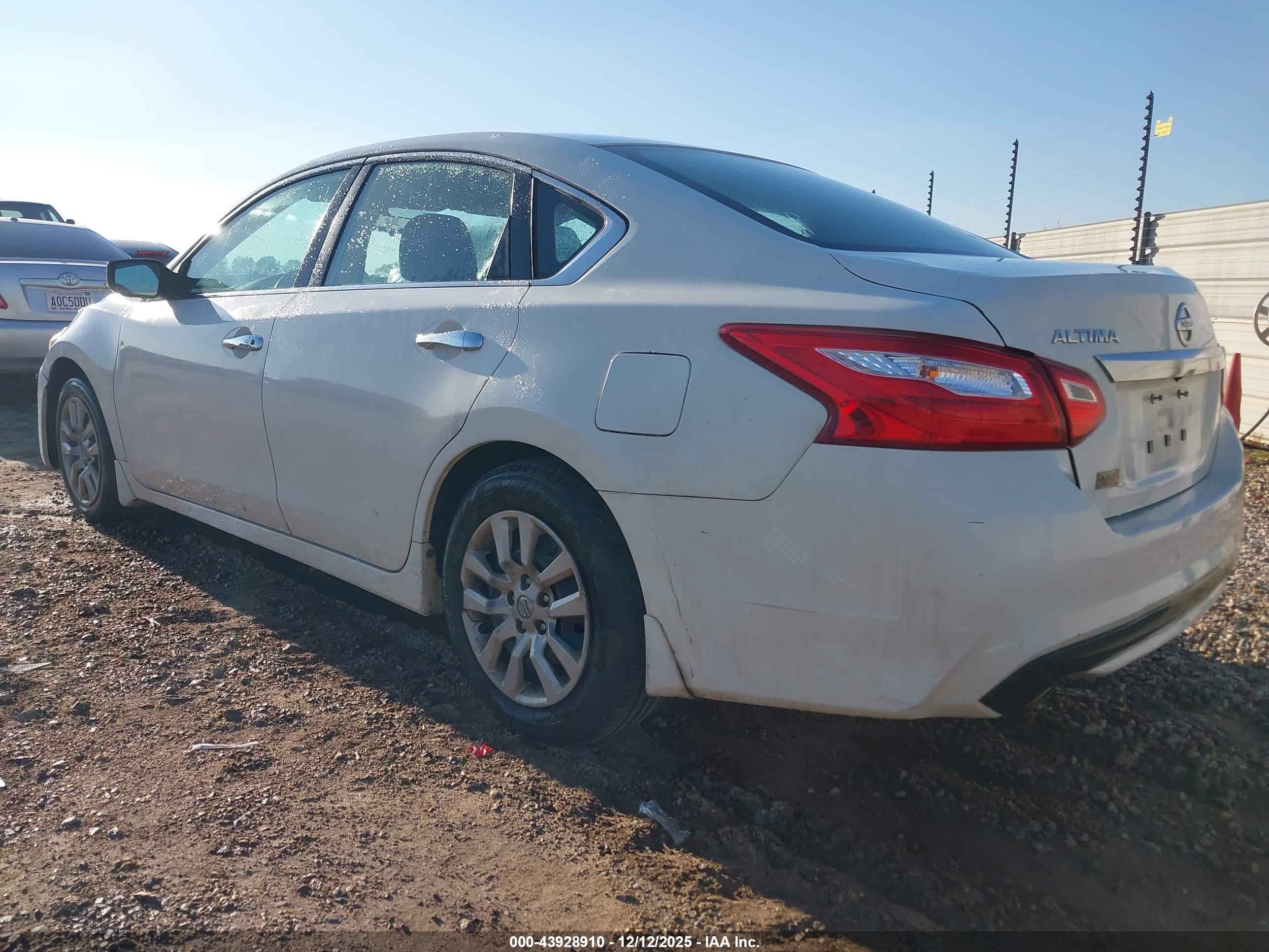 NISSAN ALTIMA image 3