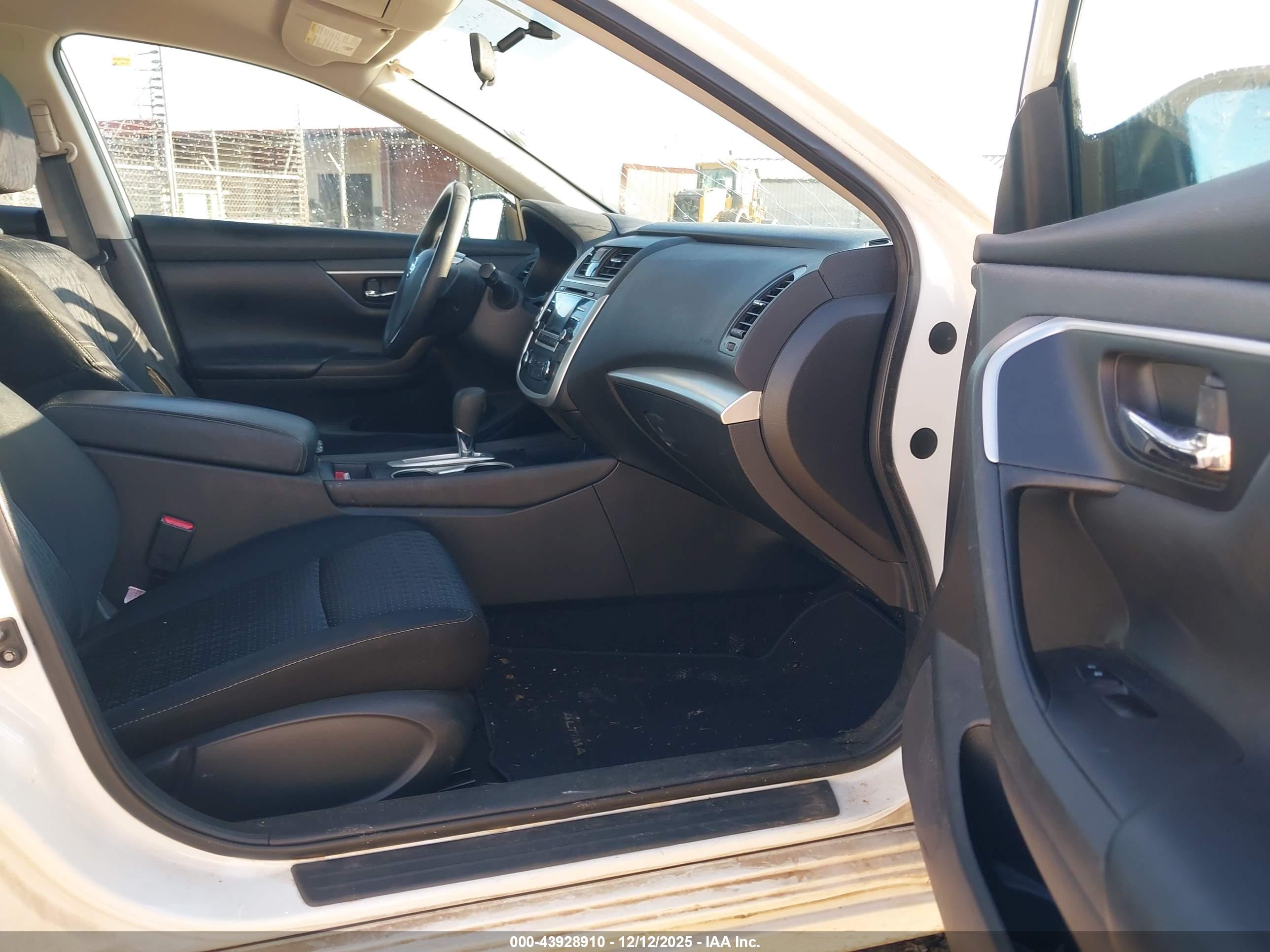 NISSAN ALTIMA image 5
