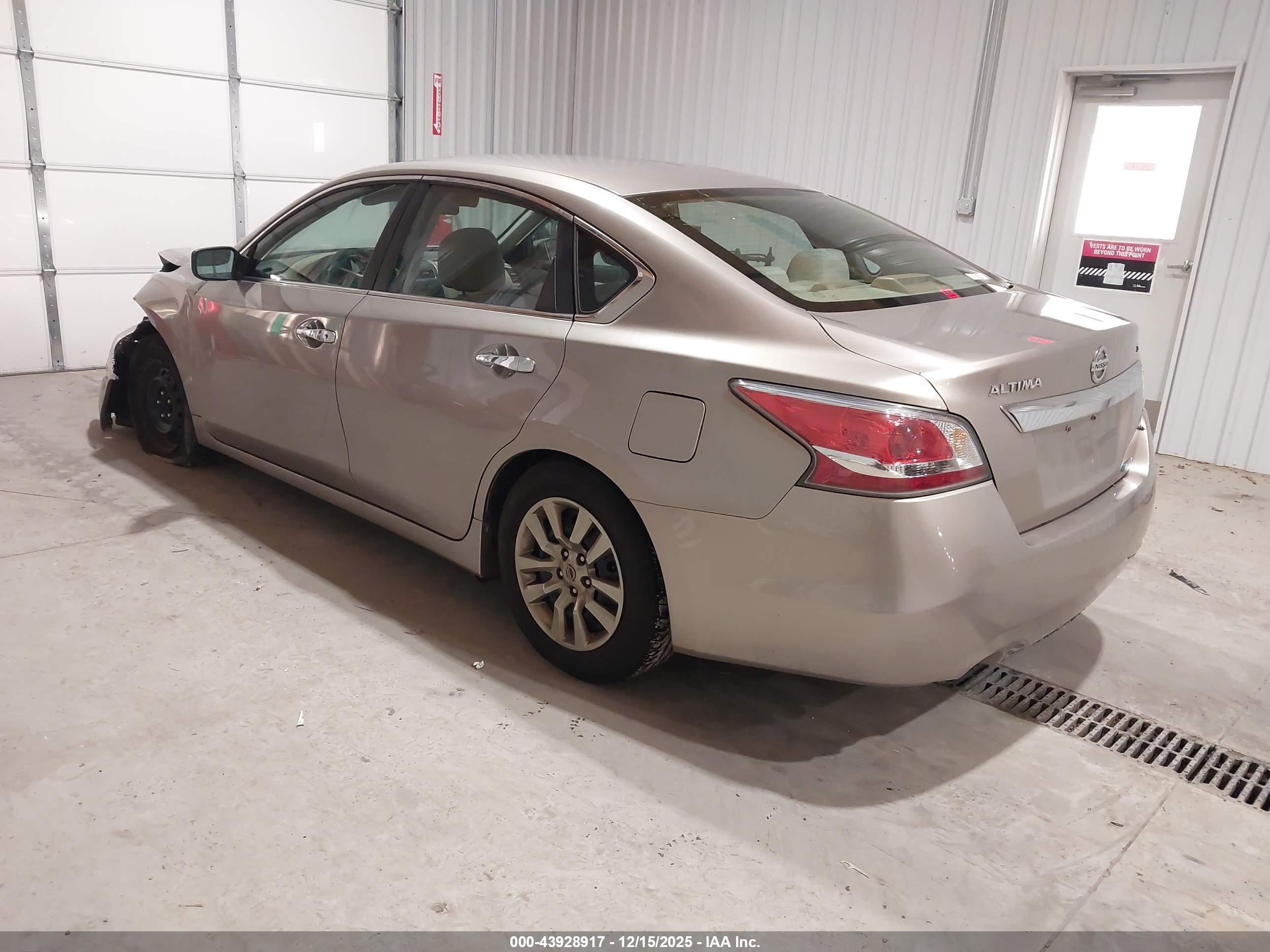 NISSAN ALTIMA image 3