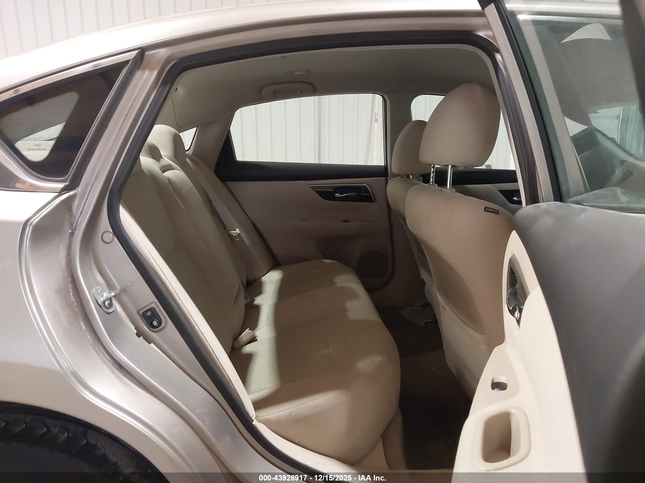 NISSAN ALTIMA image 8