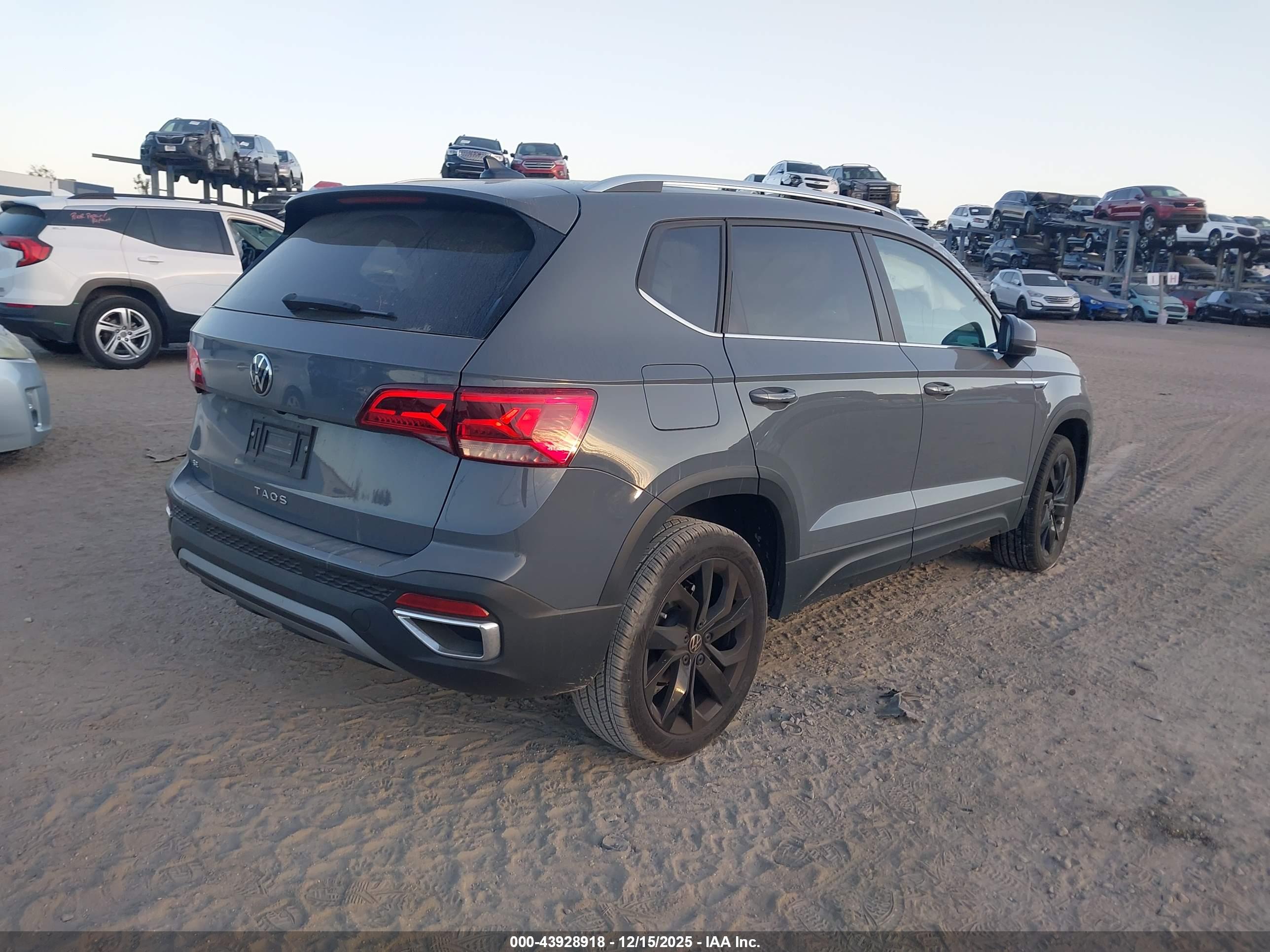 VOLKSWAGEN TAOS image 4