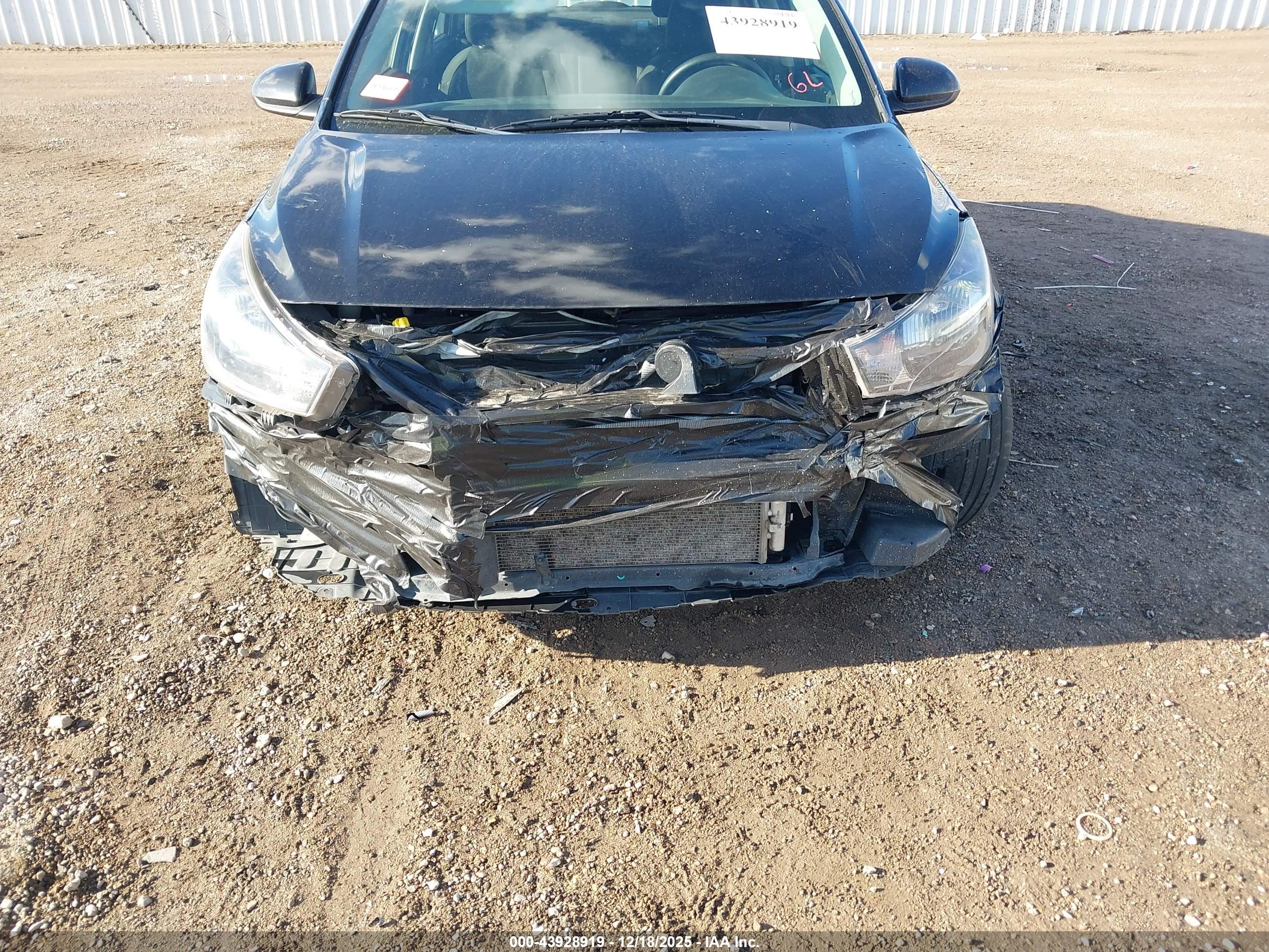 KIA RIO image 6