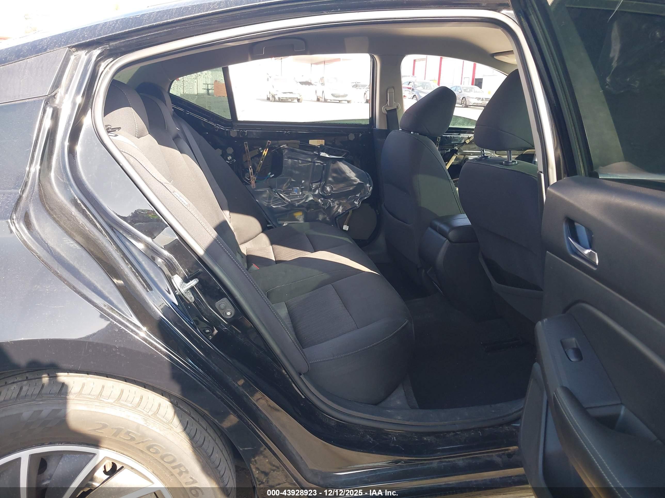 NISSAN ALTIMA image 8