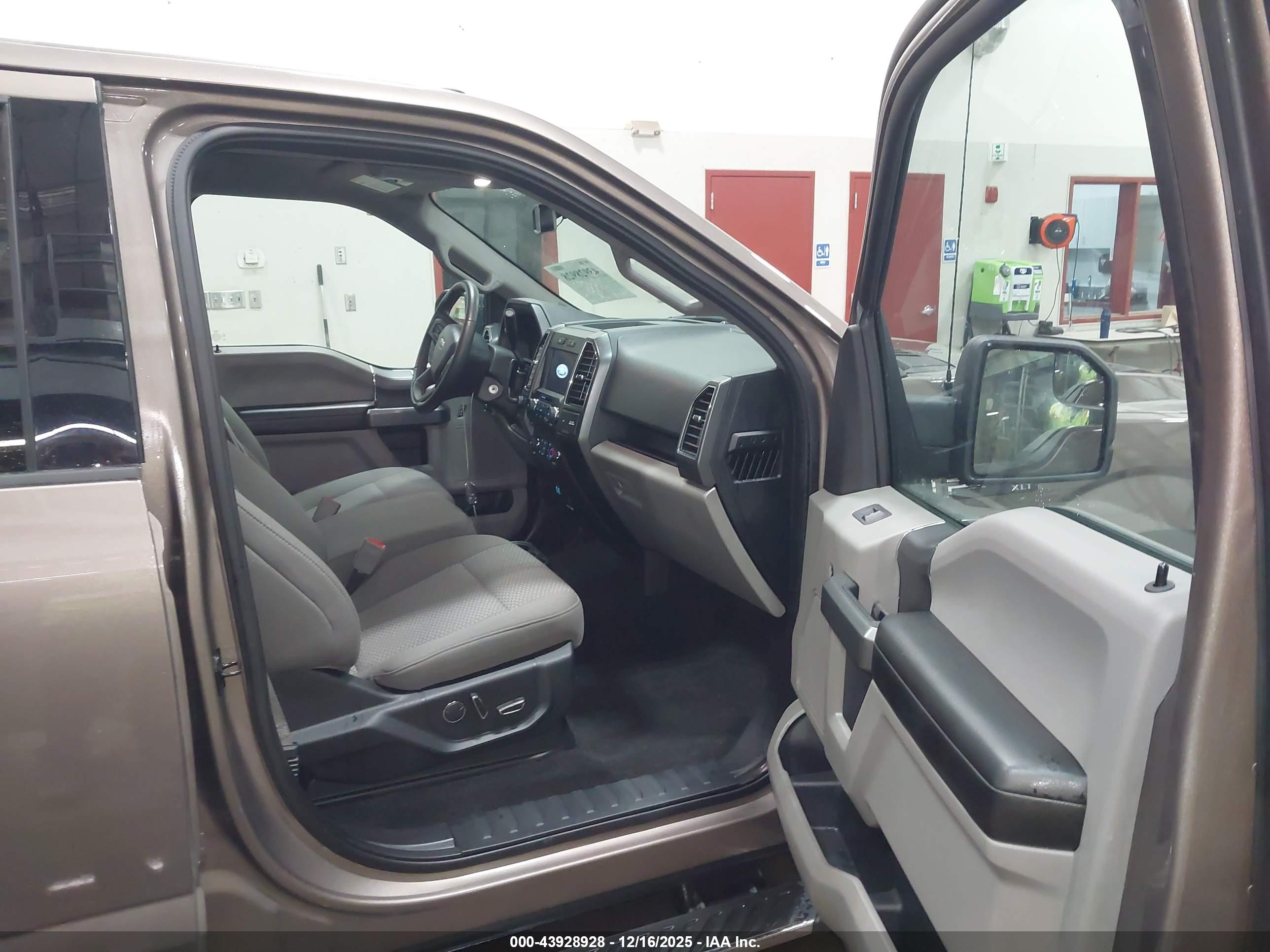 FORD F-150 image 5