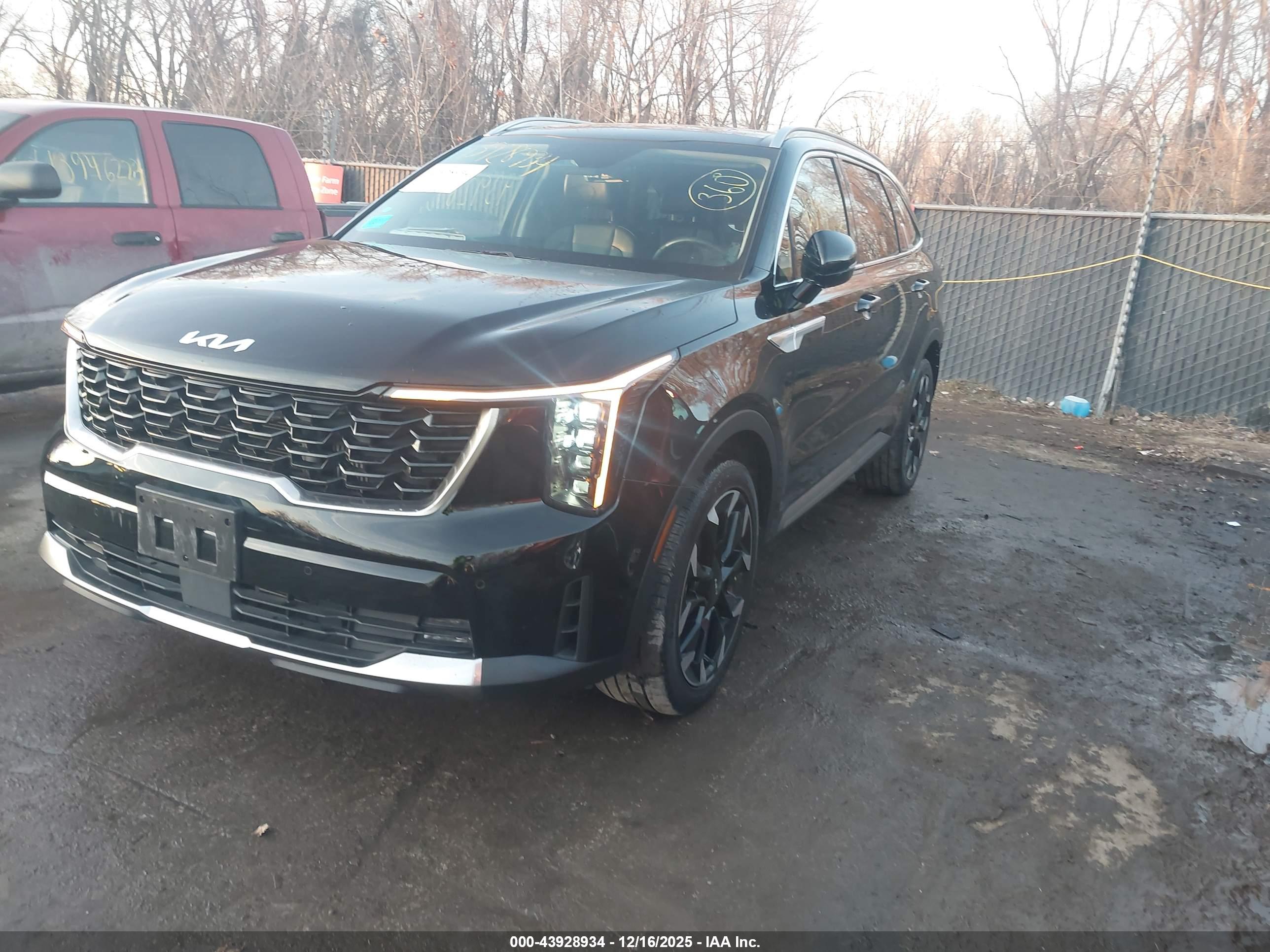 KIA SORENTO image 2