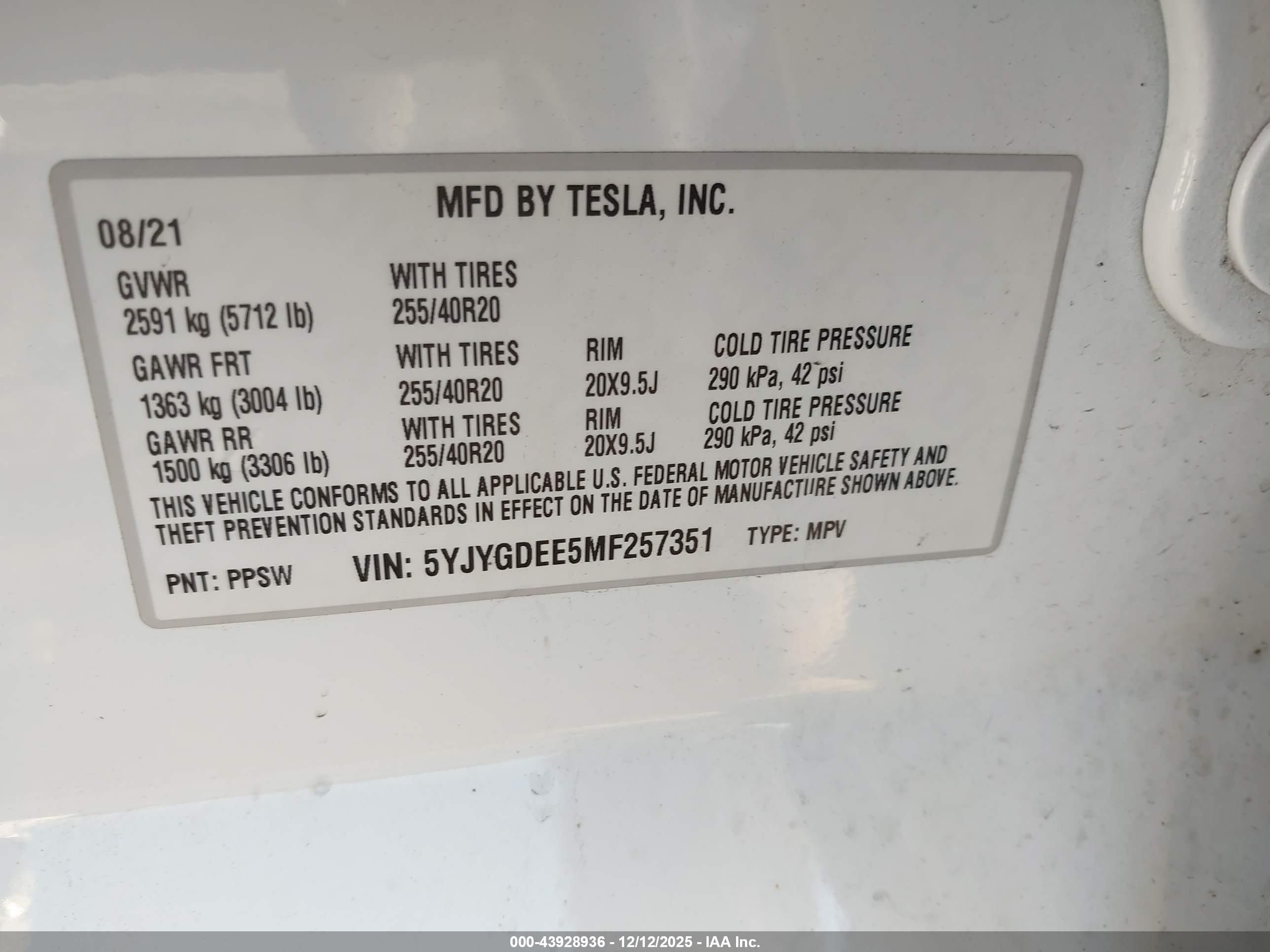 TESLA MODEL image 9