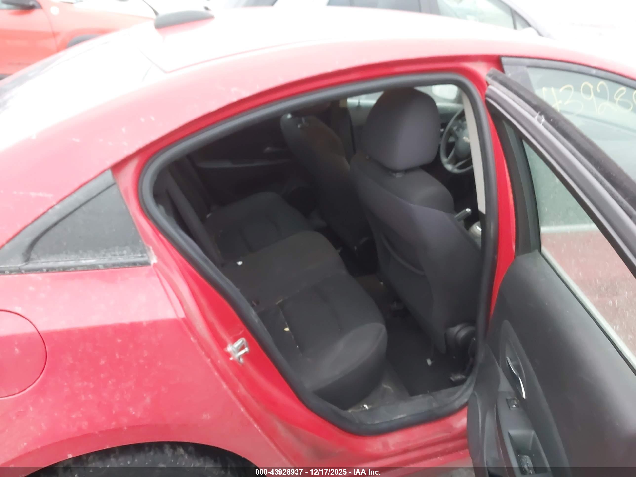 CHEVROLET CRUZE image 8