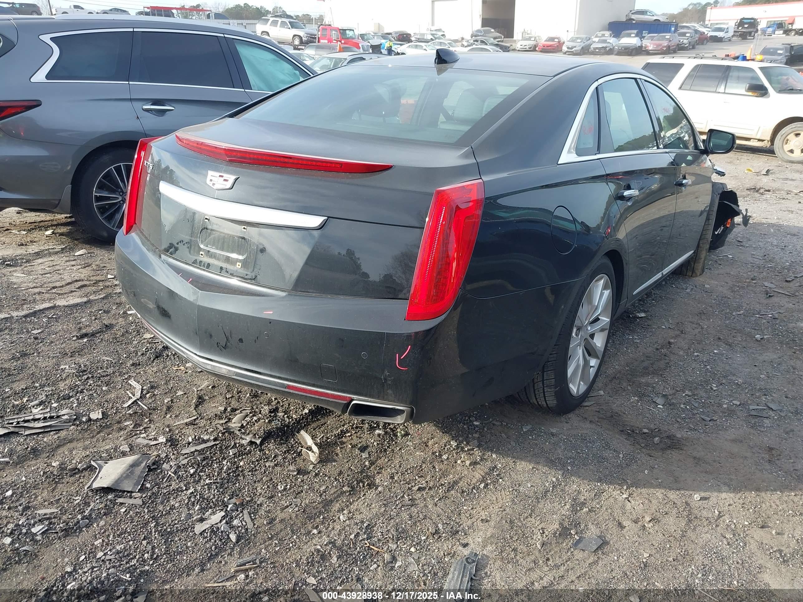 CADILLAC XTS image 4