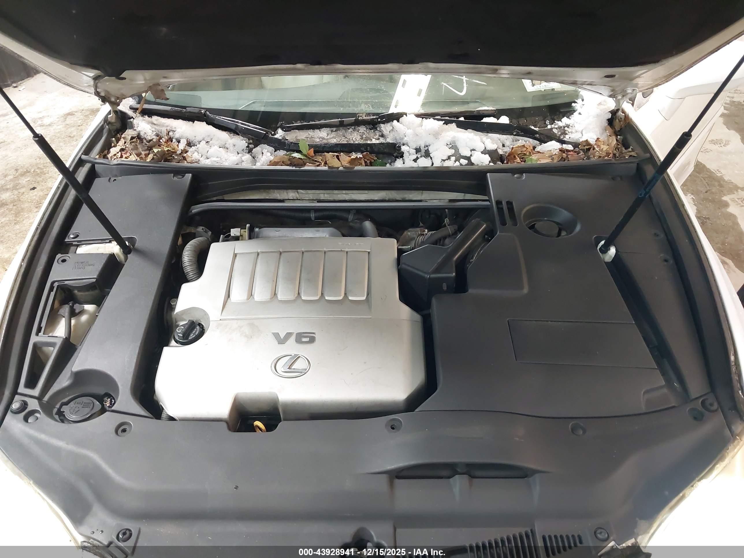 LEXUS ES image 10