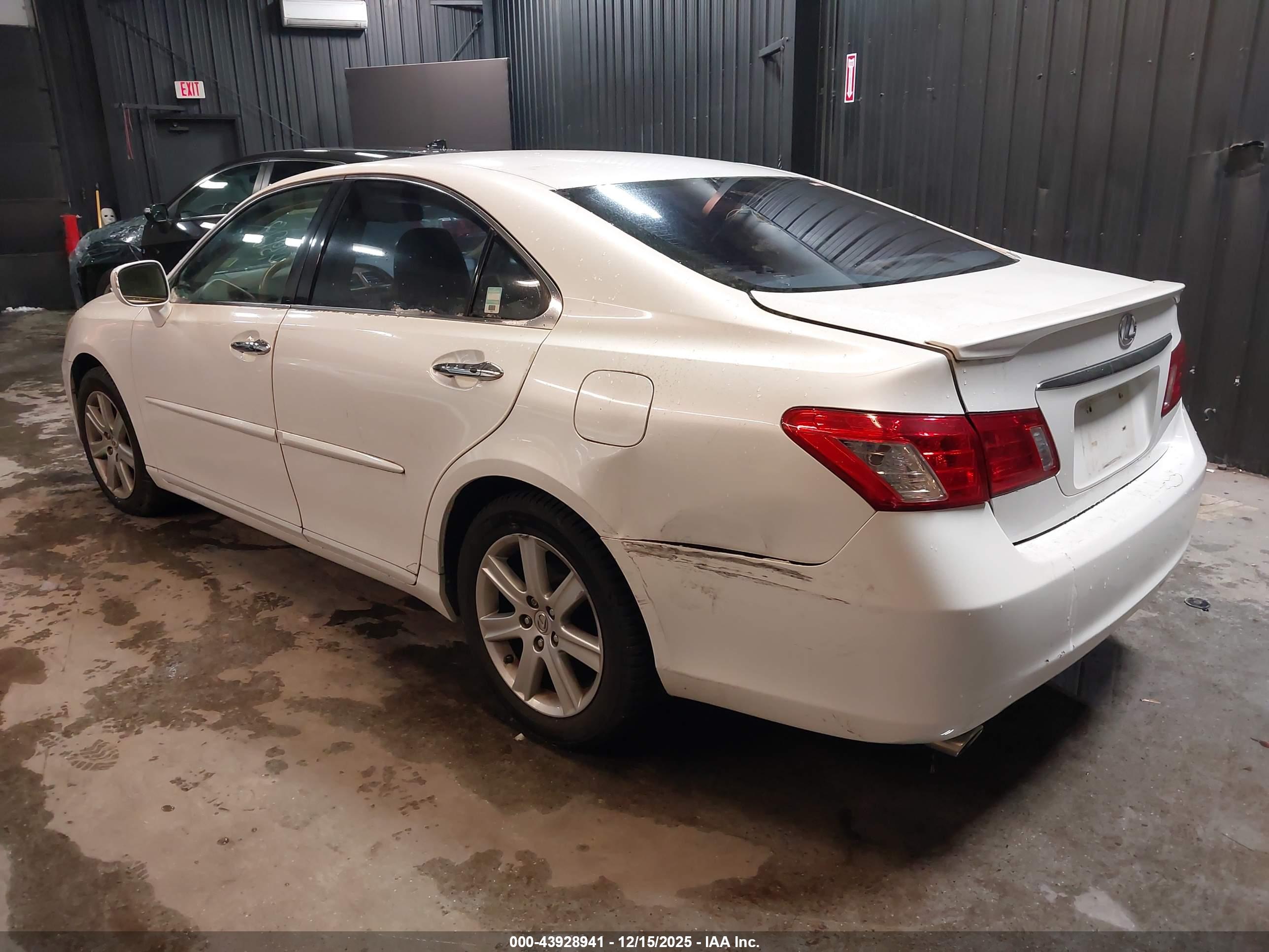 LEXUS ES image 3