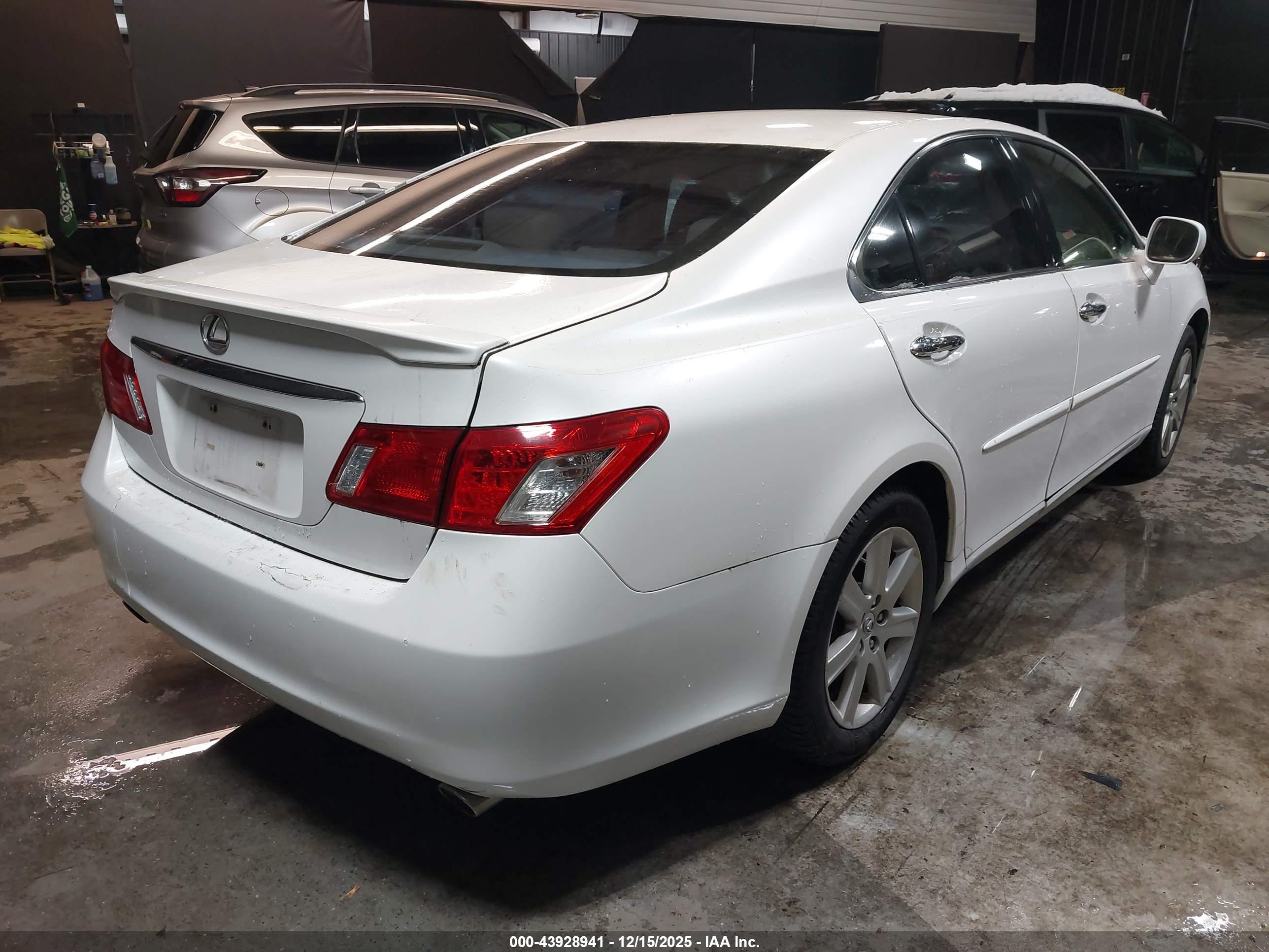 LEXUS ES image 4