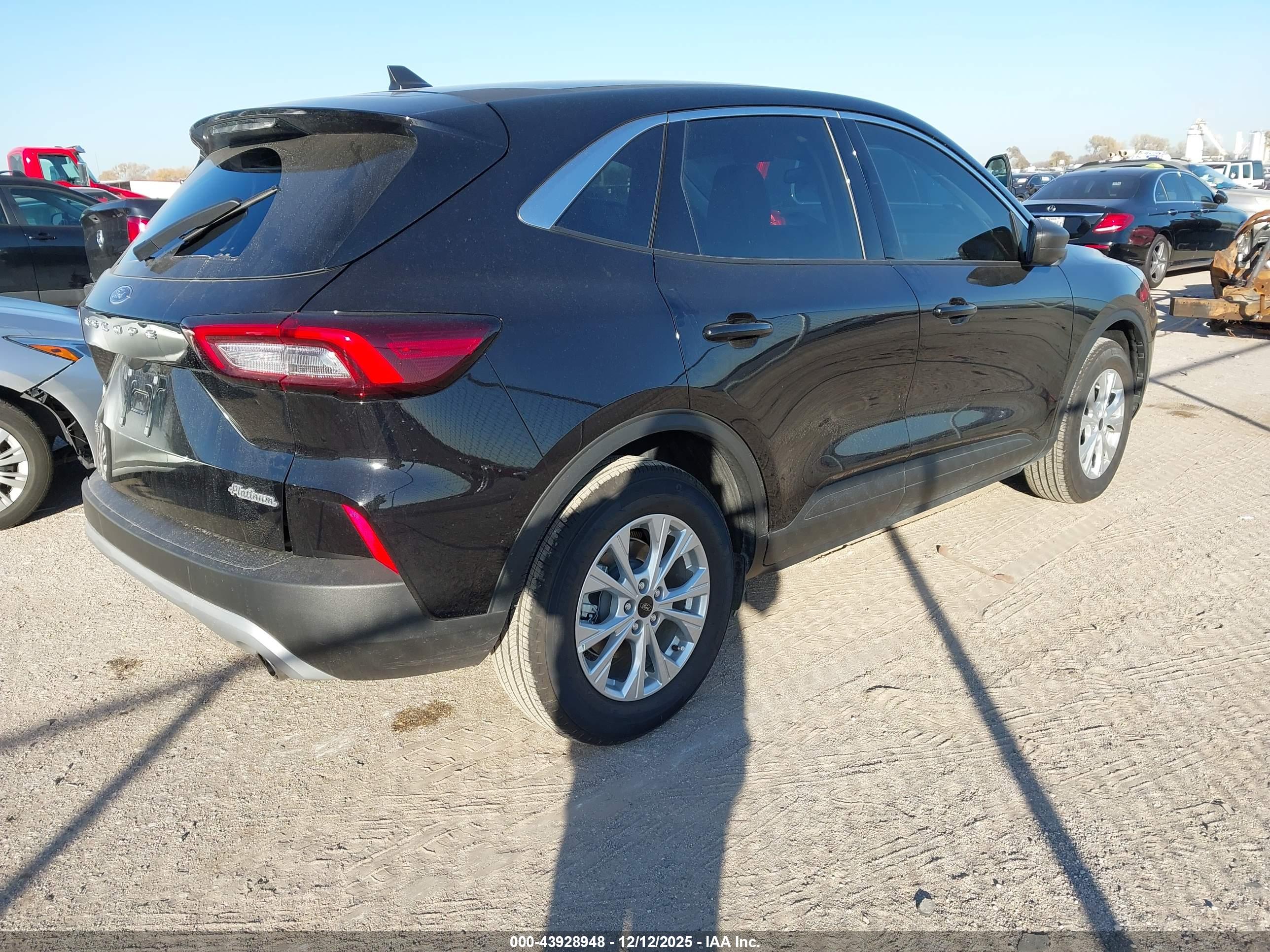 FORD ESCAPE image 4