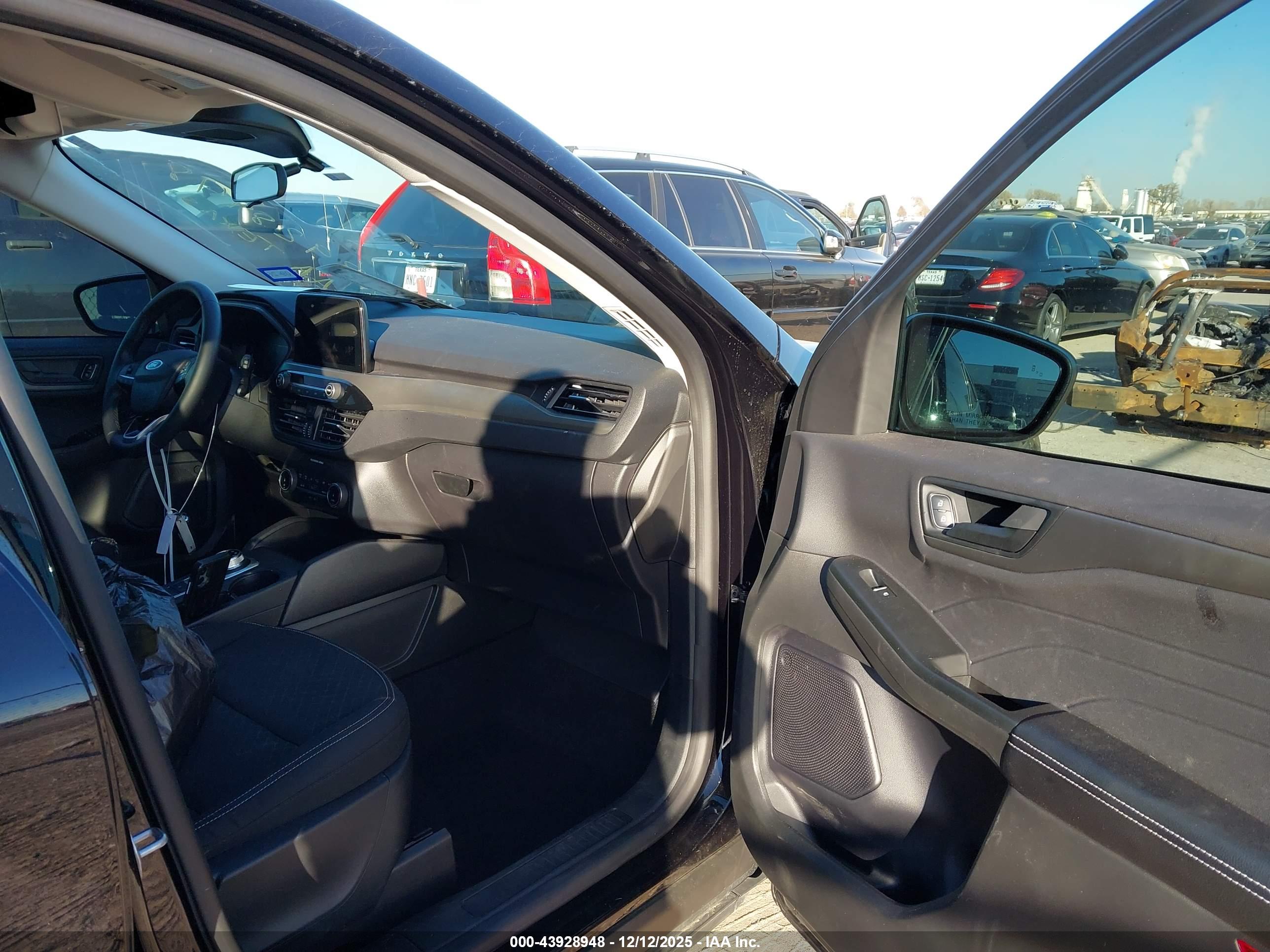 FORD ESCAPE image 5