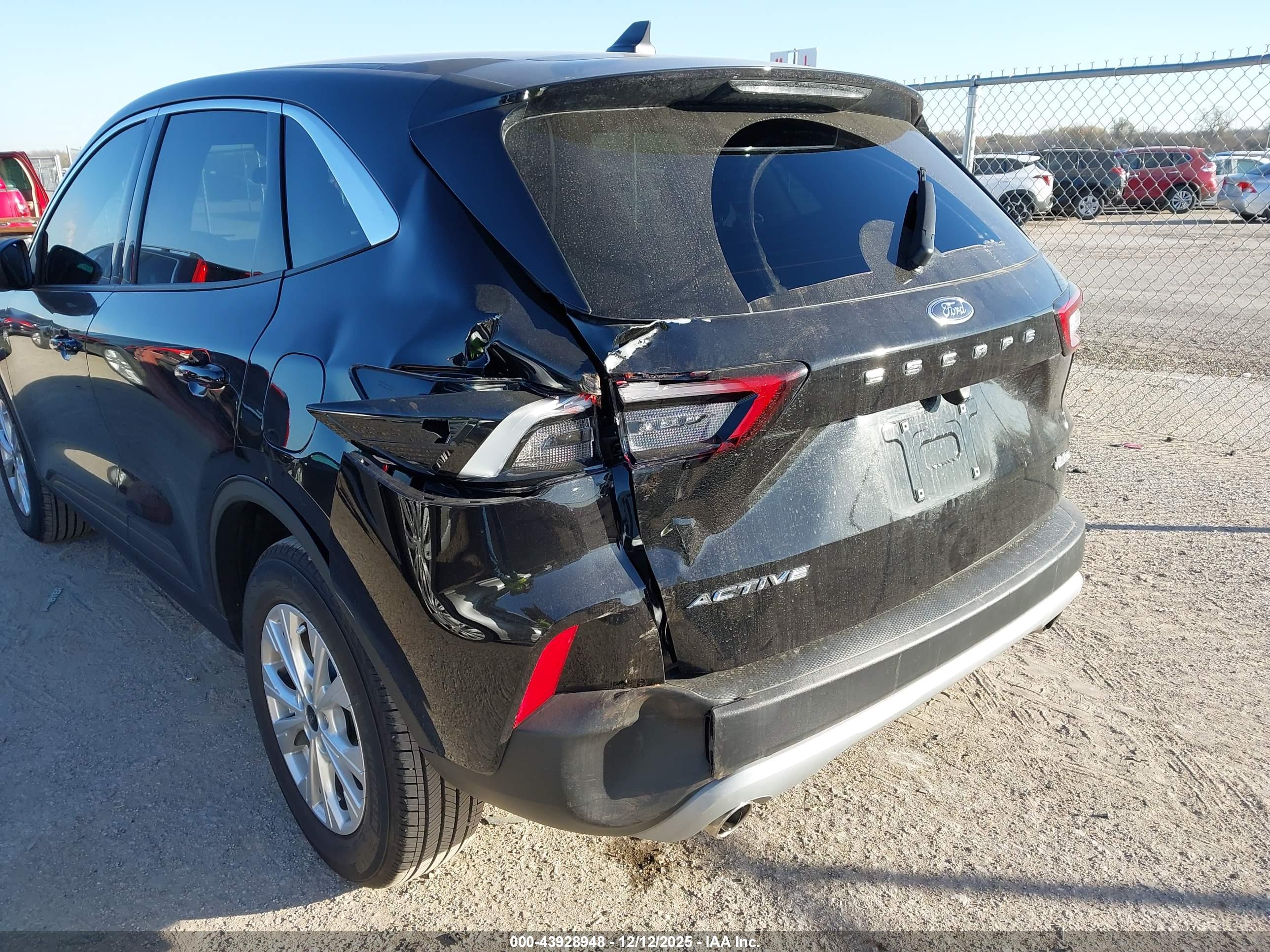 FORD ESCAPE image 6