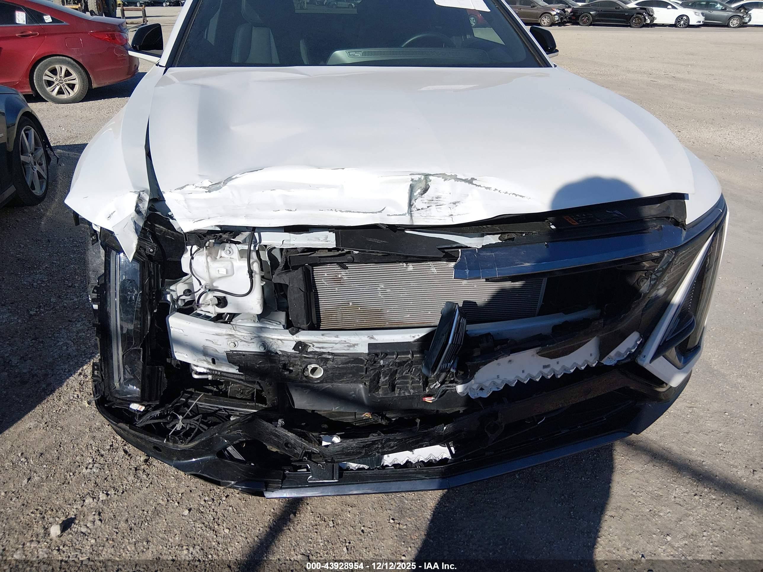 CADILLAC LYRIQ image 6