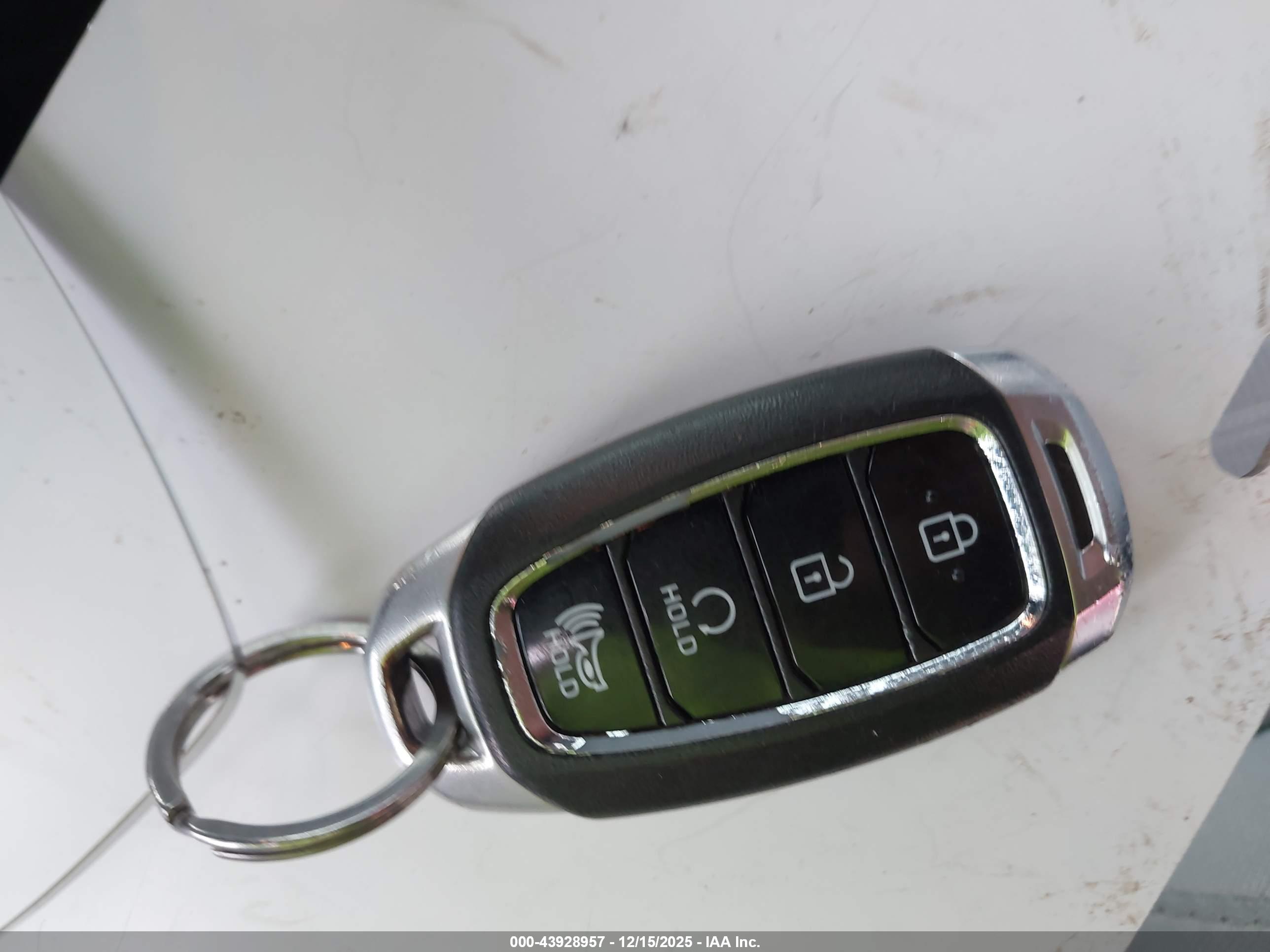 HYUNDAI KONA image 11
