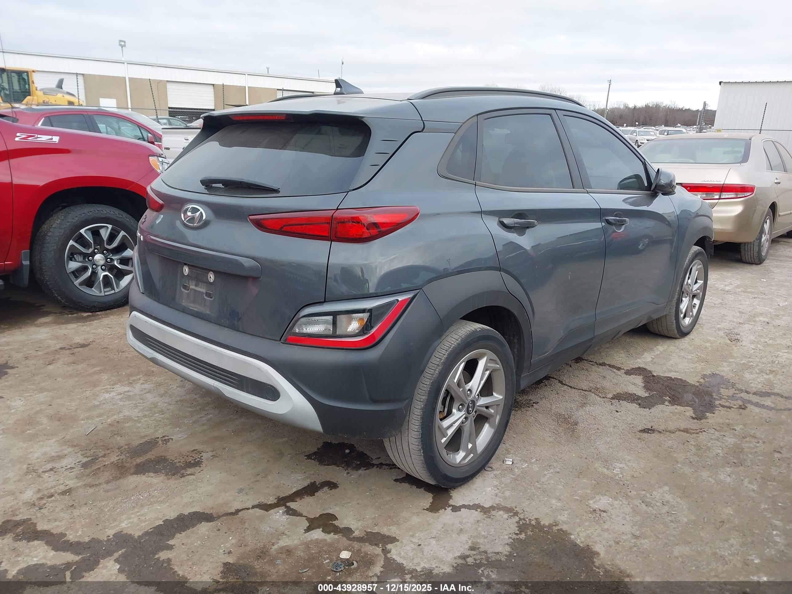 HYUNDAI KONA image 4