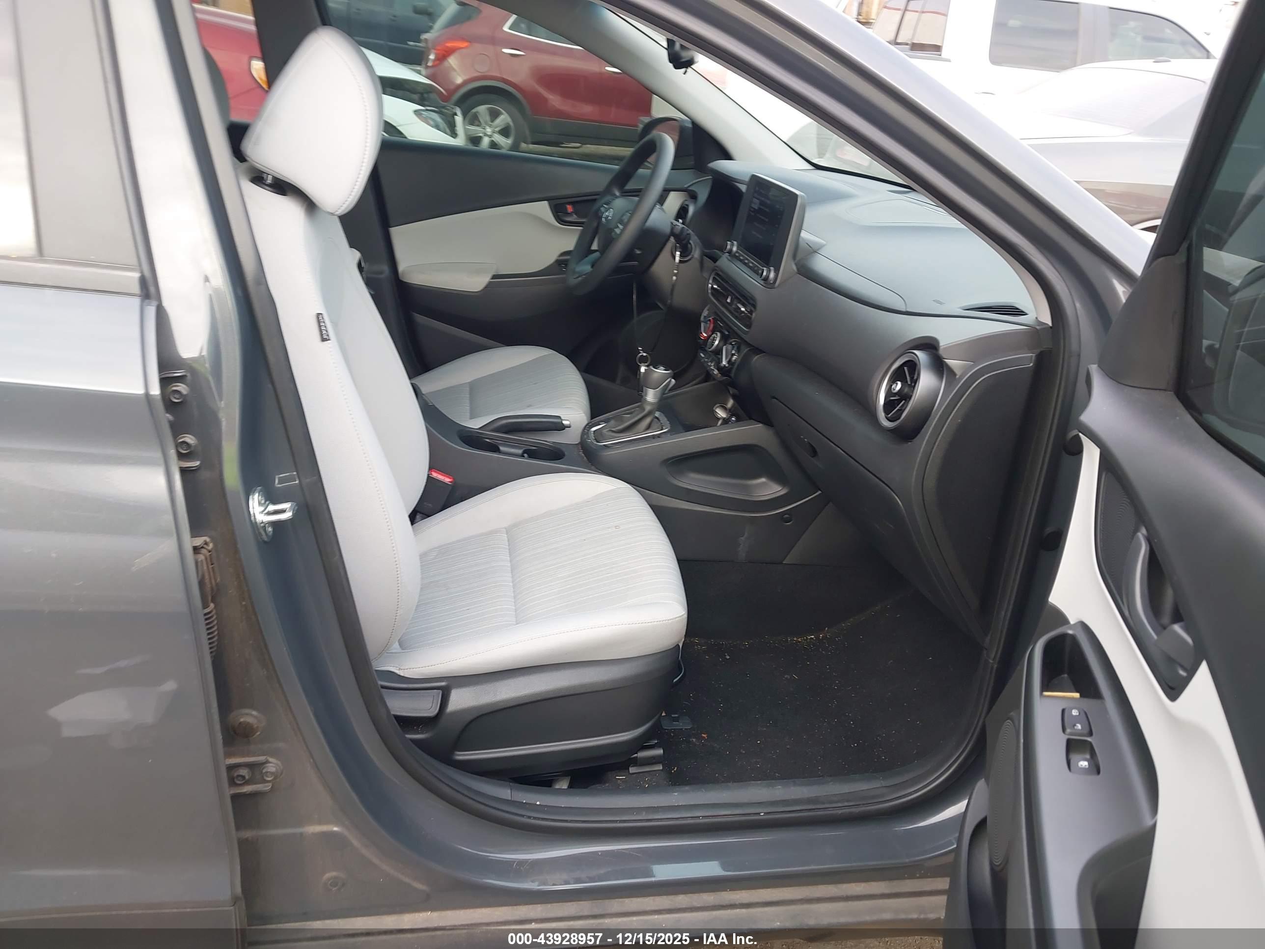 HYUNDAI KONA image 5