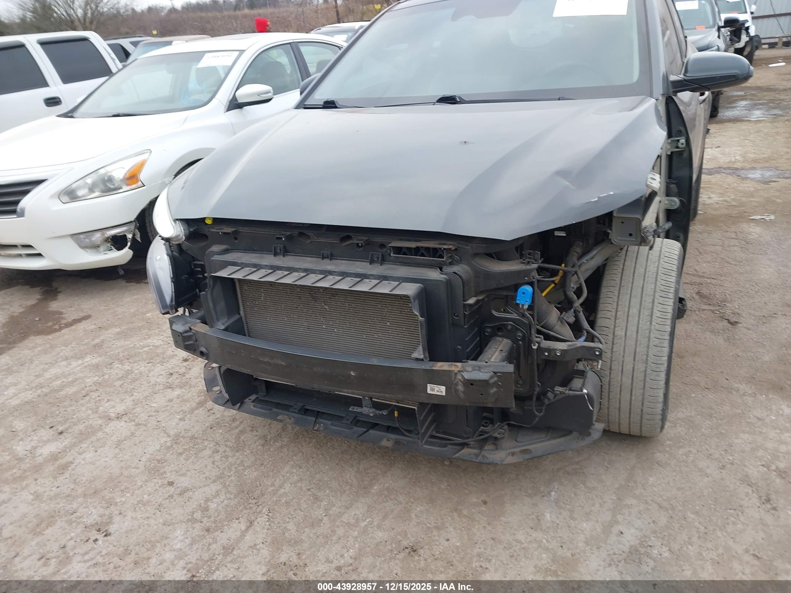 HYUNDAI KONA image 6