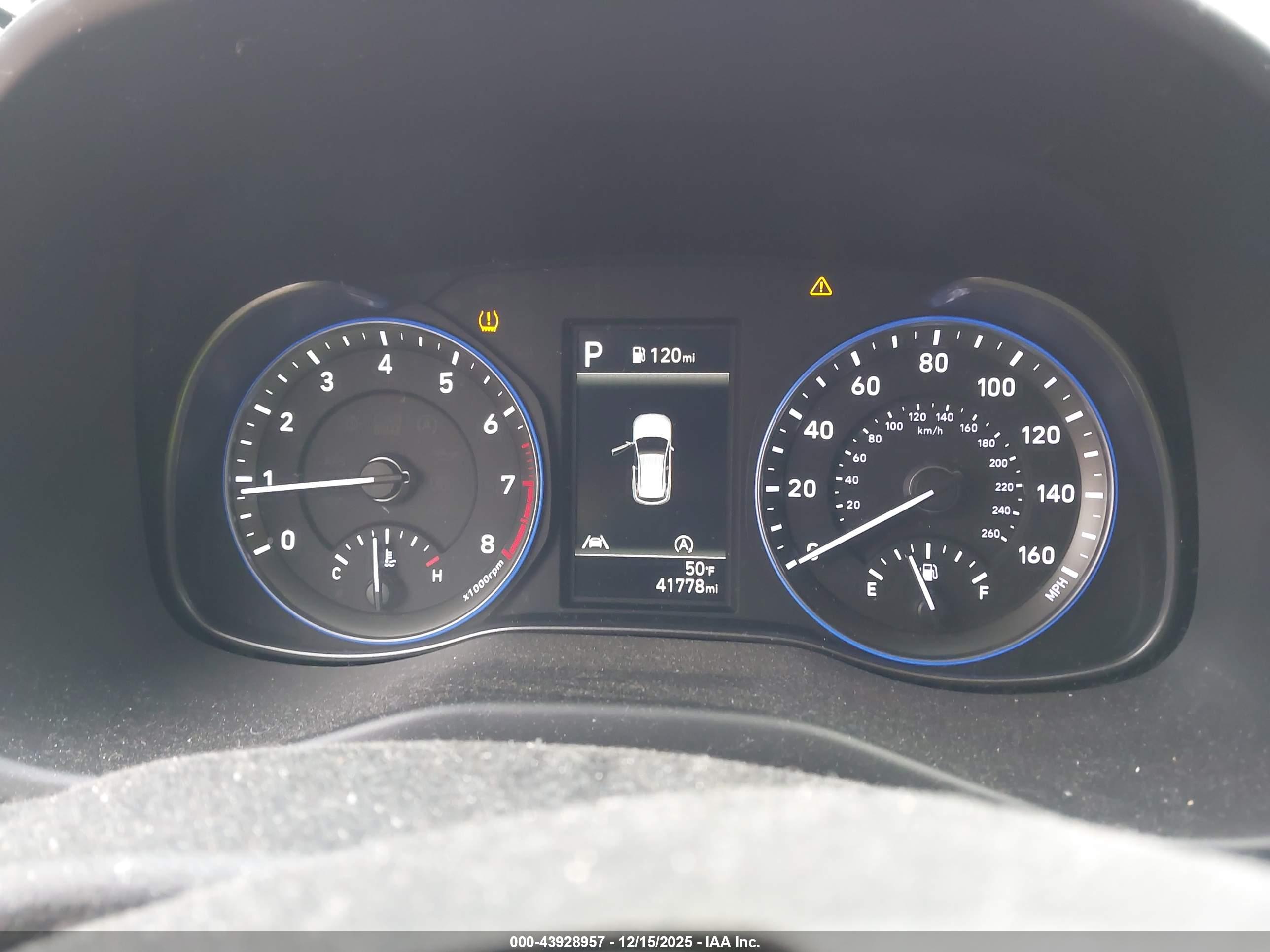 HYUNDAI KONA image 7