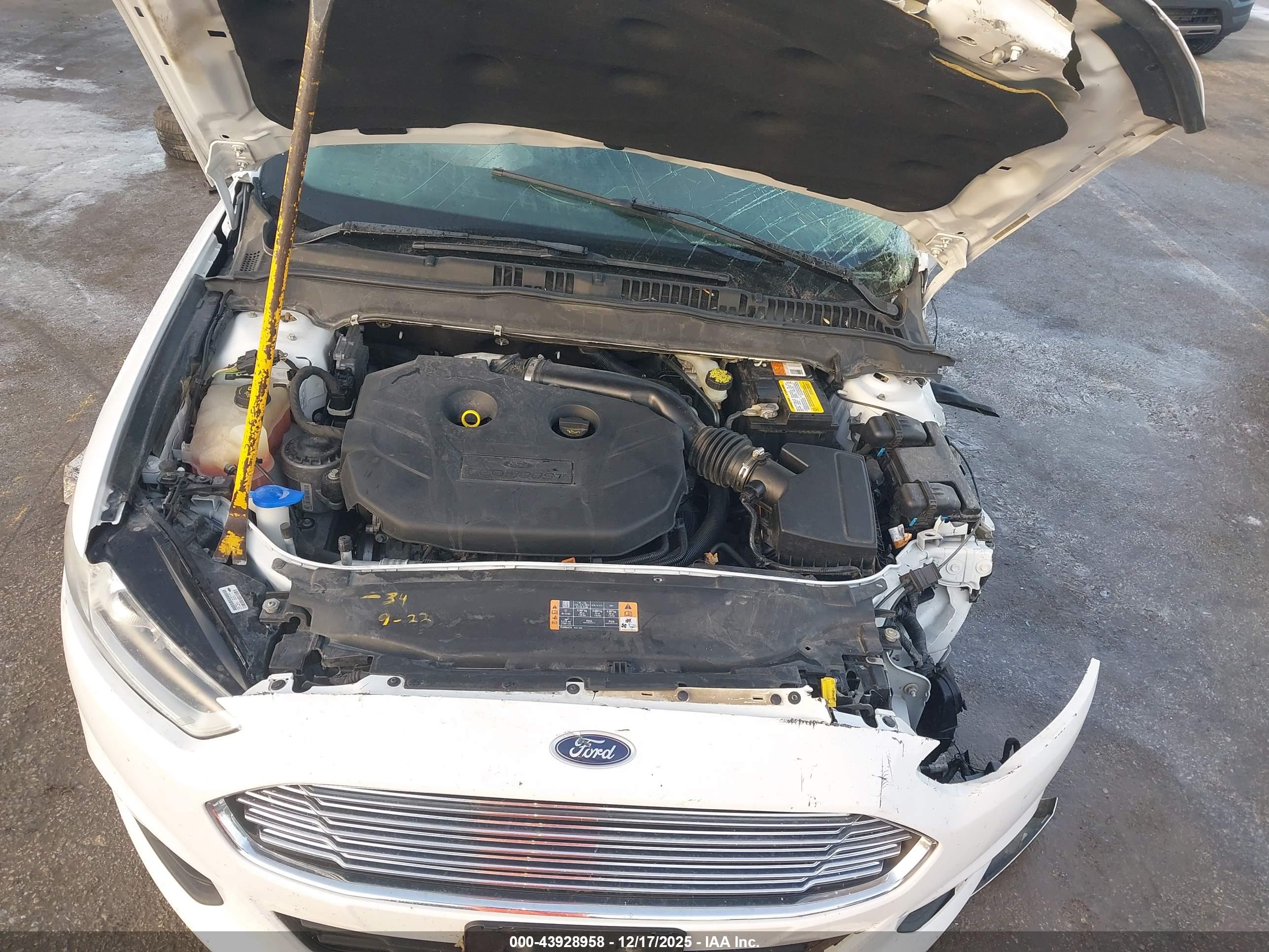 FORD FUSION image 10