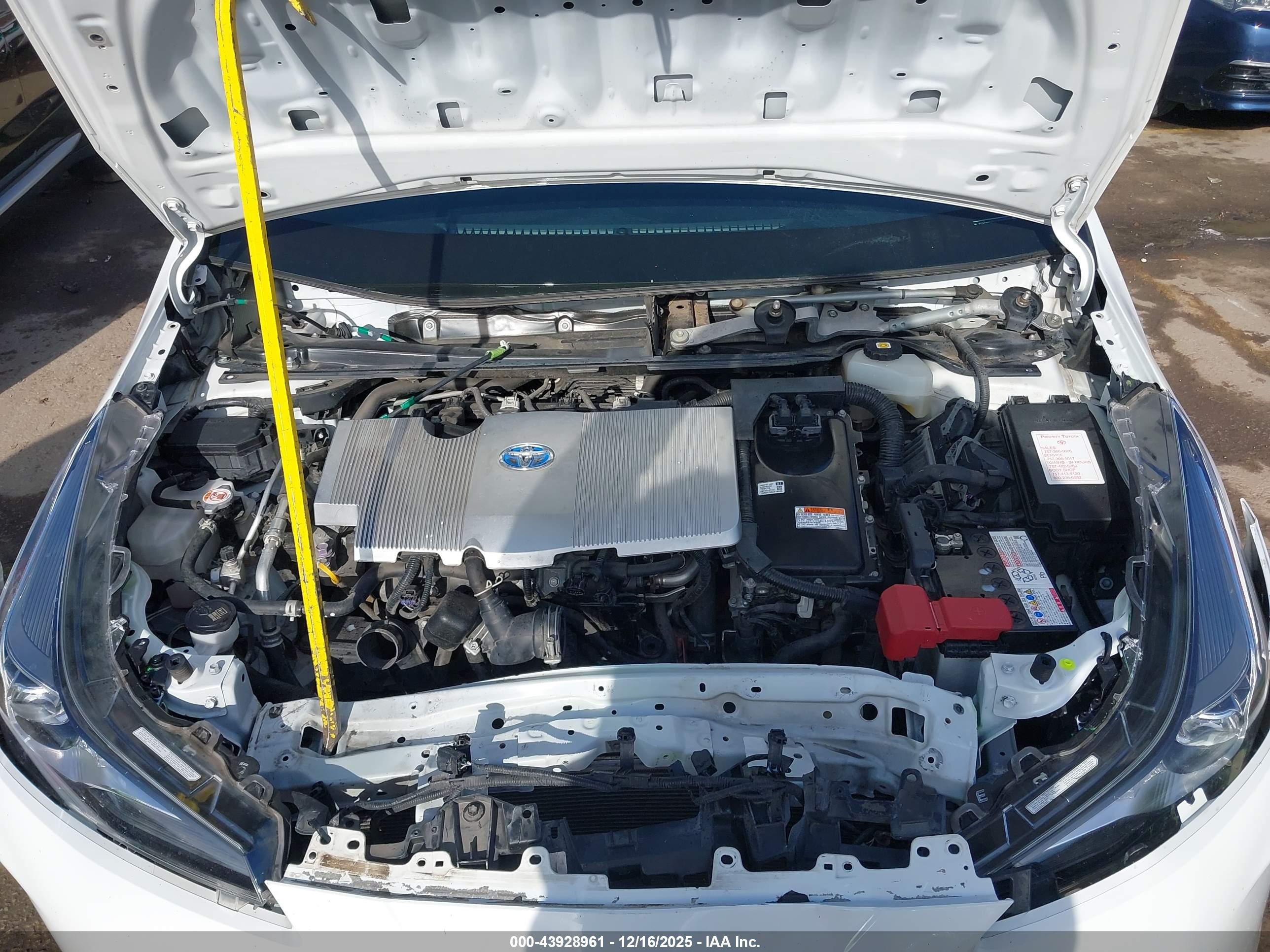 TOYOTA PRIUS image 10