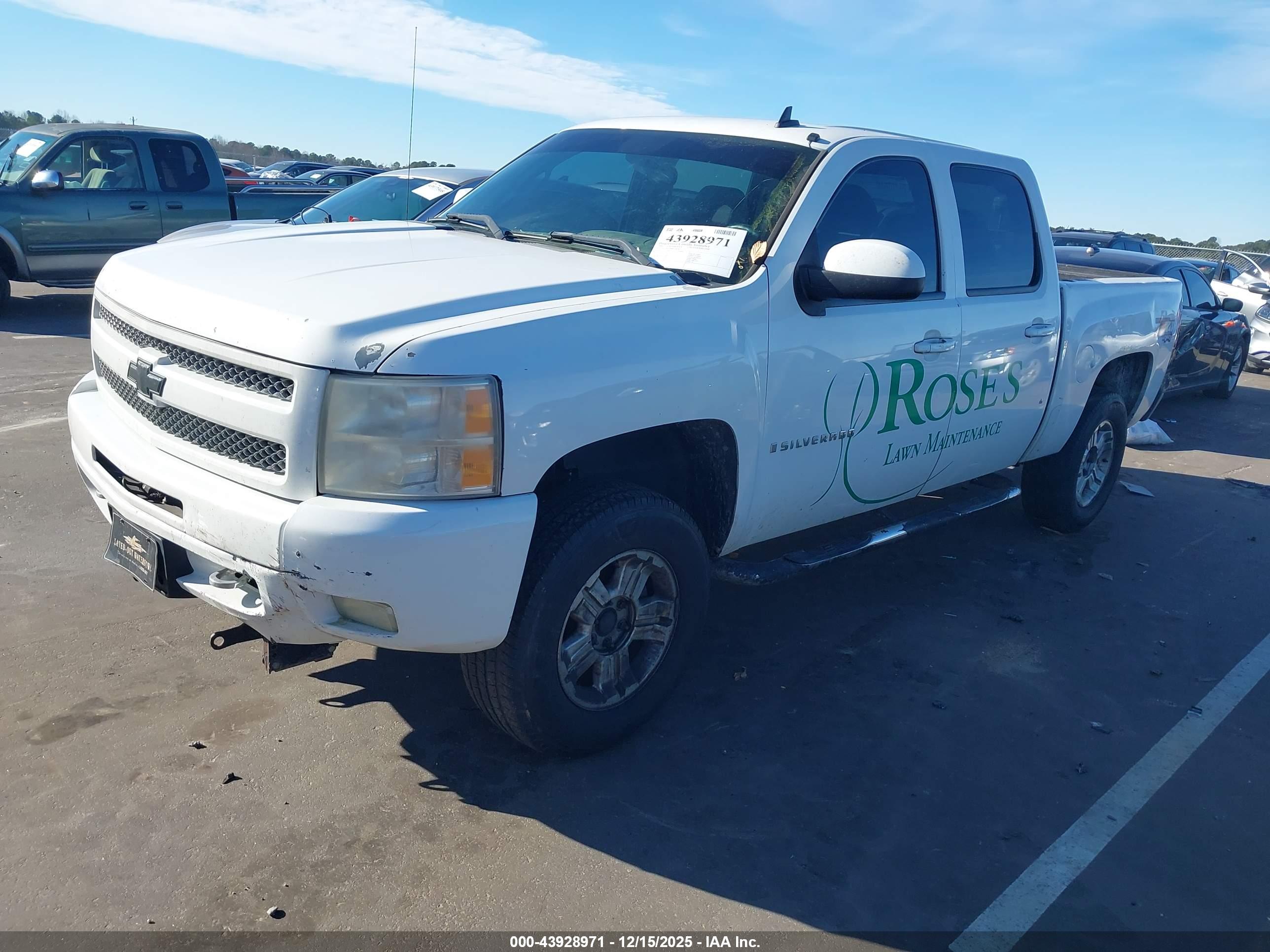 CHEVROLET SILVERADO image 2