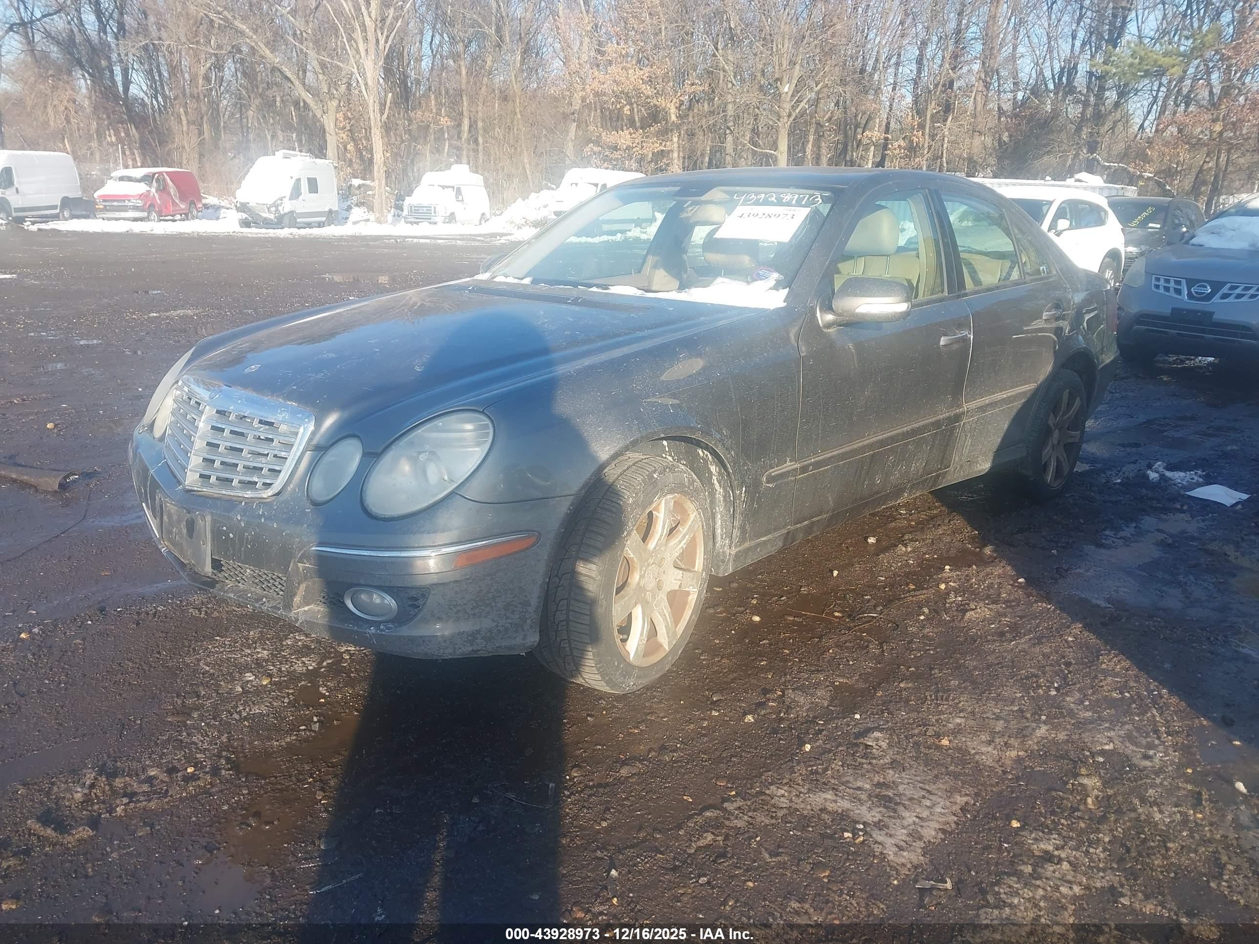 MERCEDES-BENZ E image 2