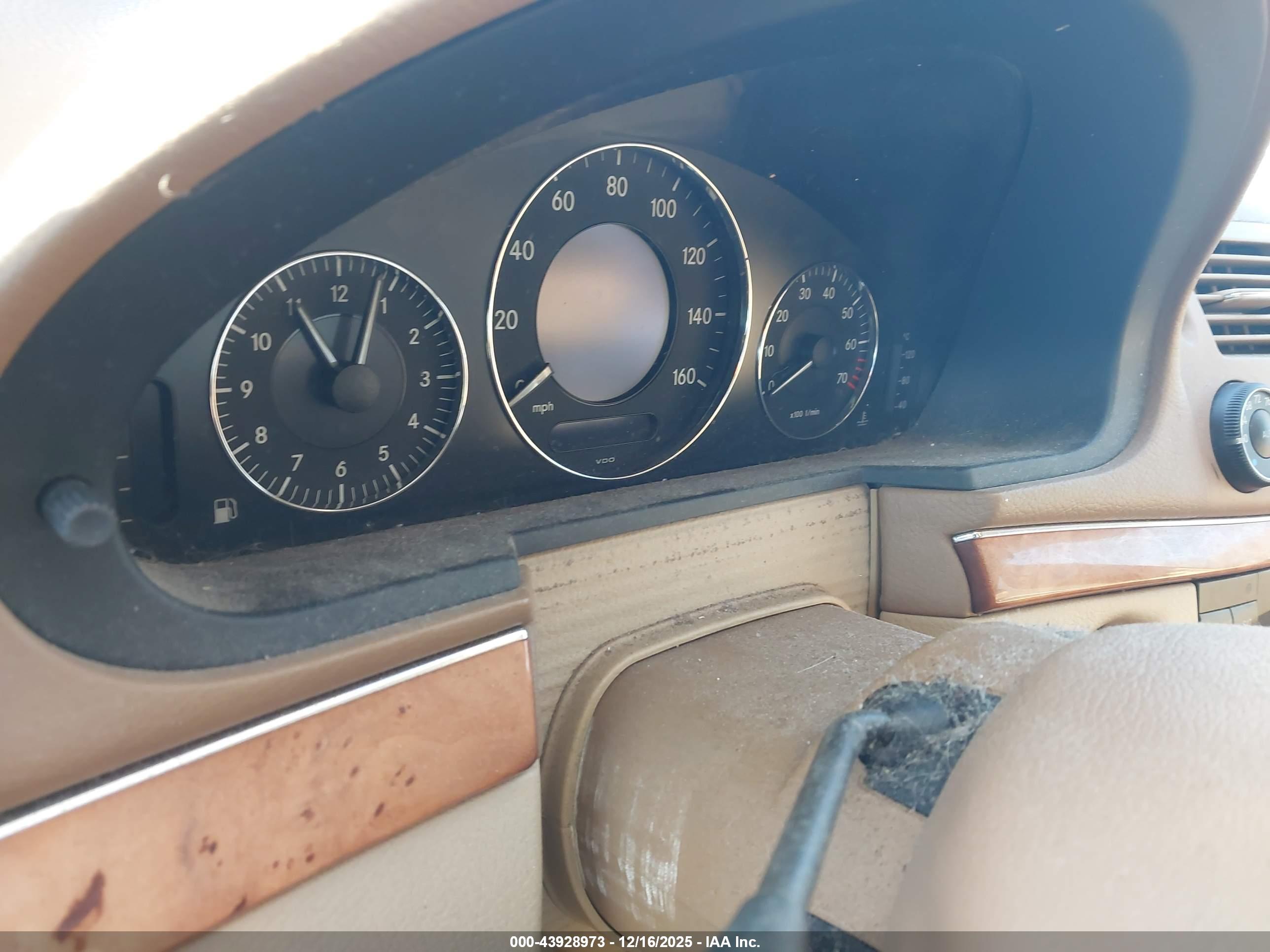 MERCEDES-BENZ E image 7