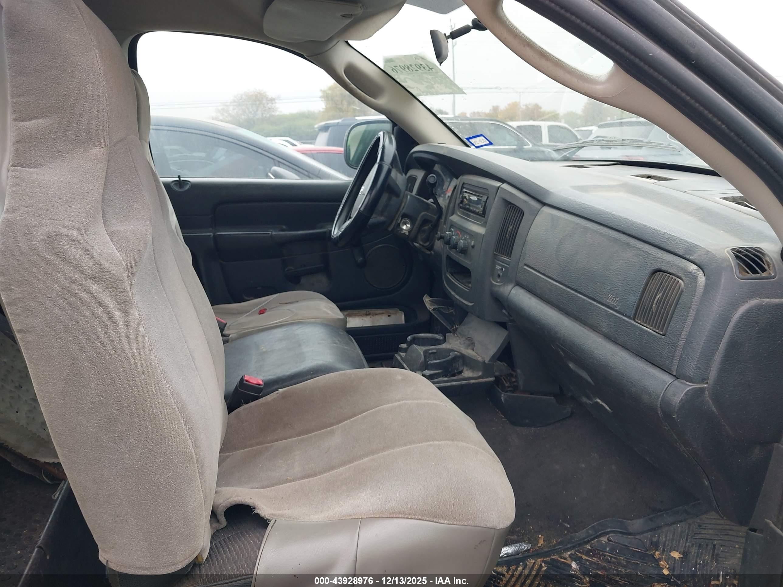 DODGE RAM image 5