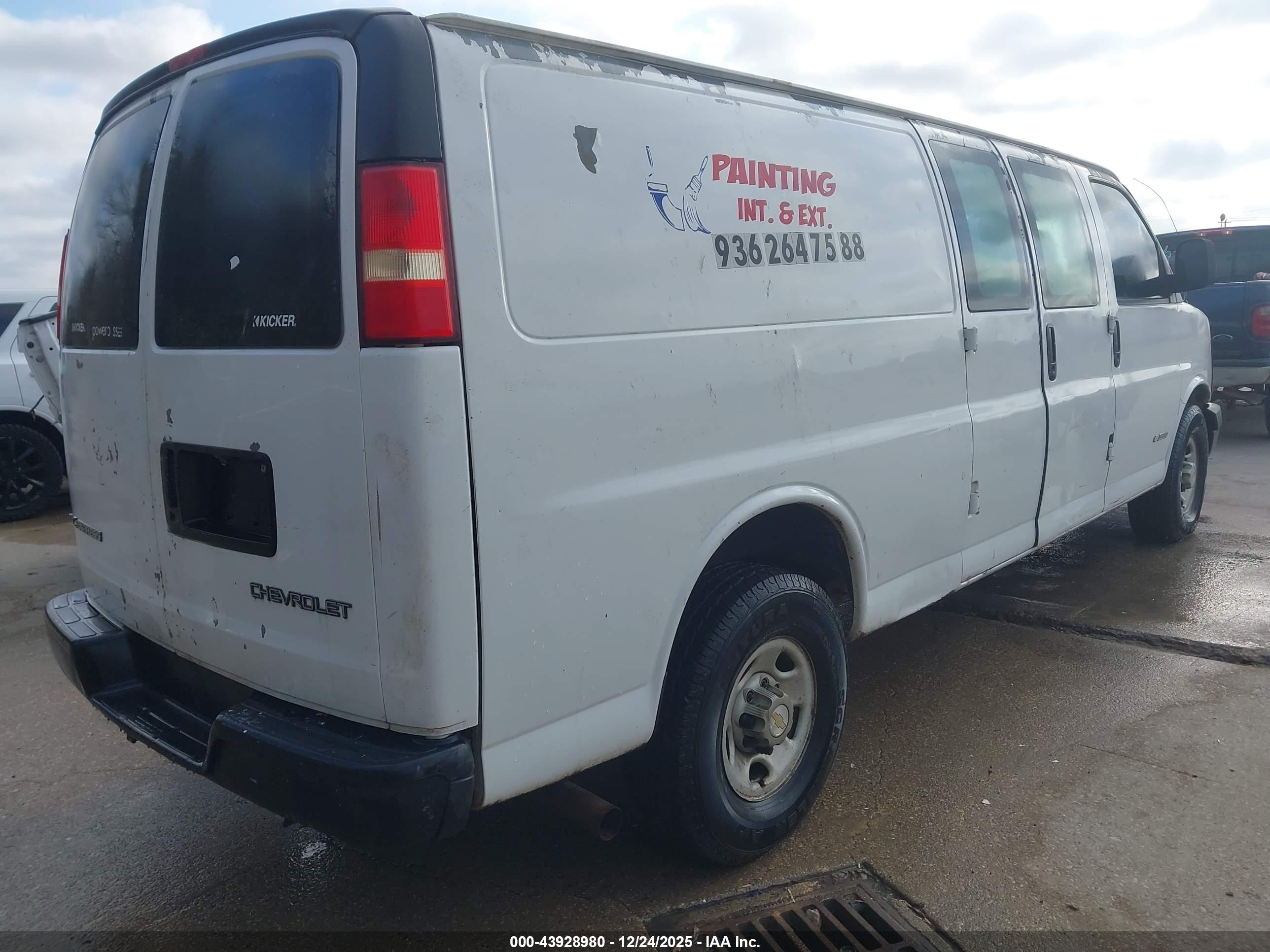 CHEVROLET EXPRESS image 4