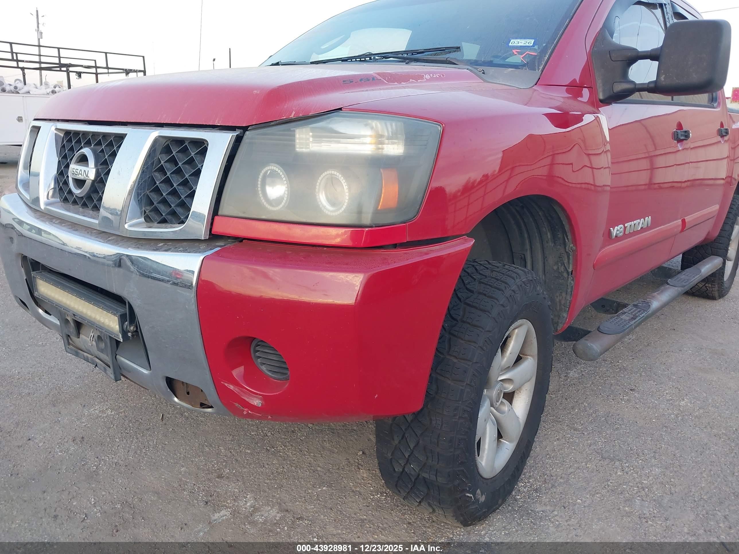NISSAN TITAN image 6